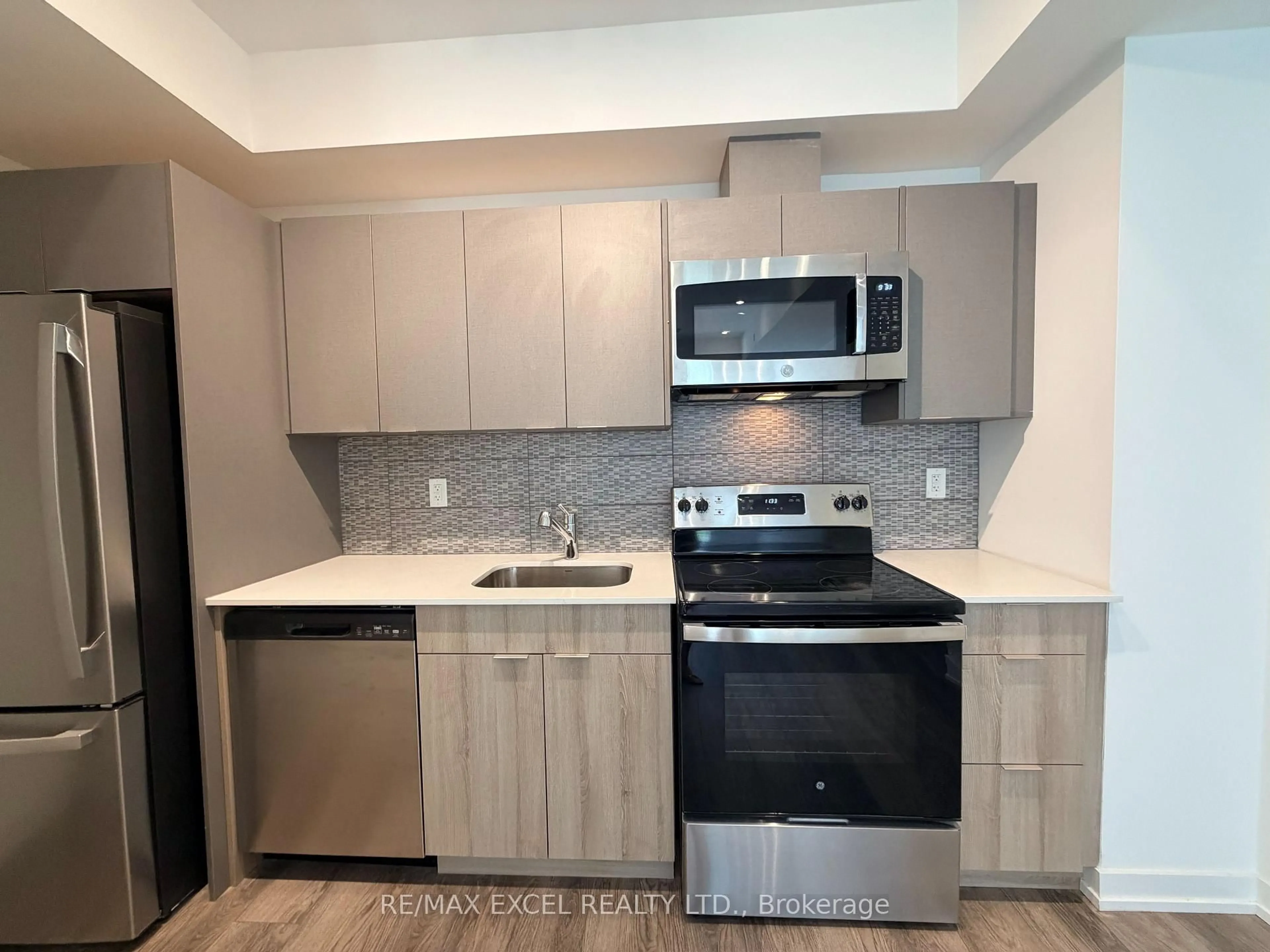 Standard kitchen, unknown for 3069 Pharmacy Ave #5, Toronto Ontario M1W 2H1