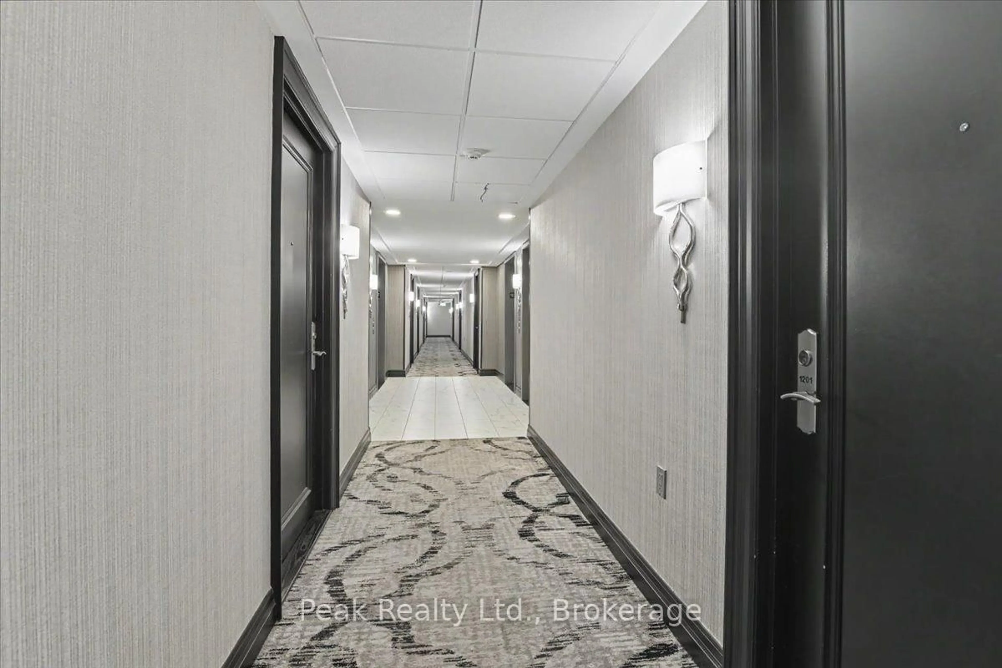 Indoor foyer for 61 Town Centre Crt #1201, Toronto Ontario M1P 5C5
