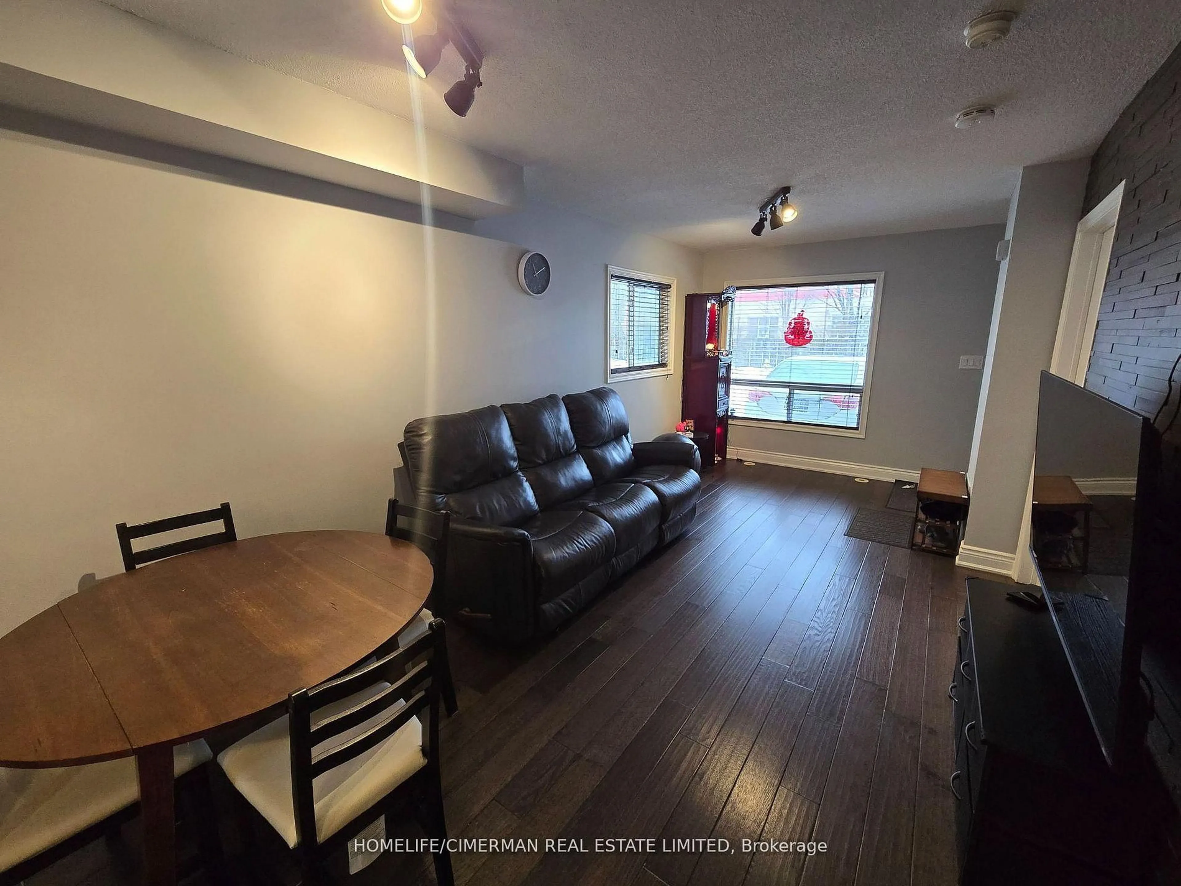 A pic of a room for 4277 Lawrence Ave #6, Toronto Ontario M1E 2S8