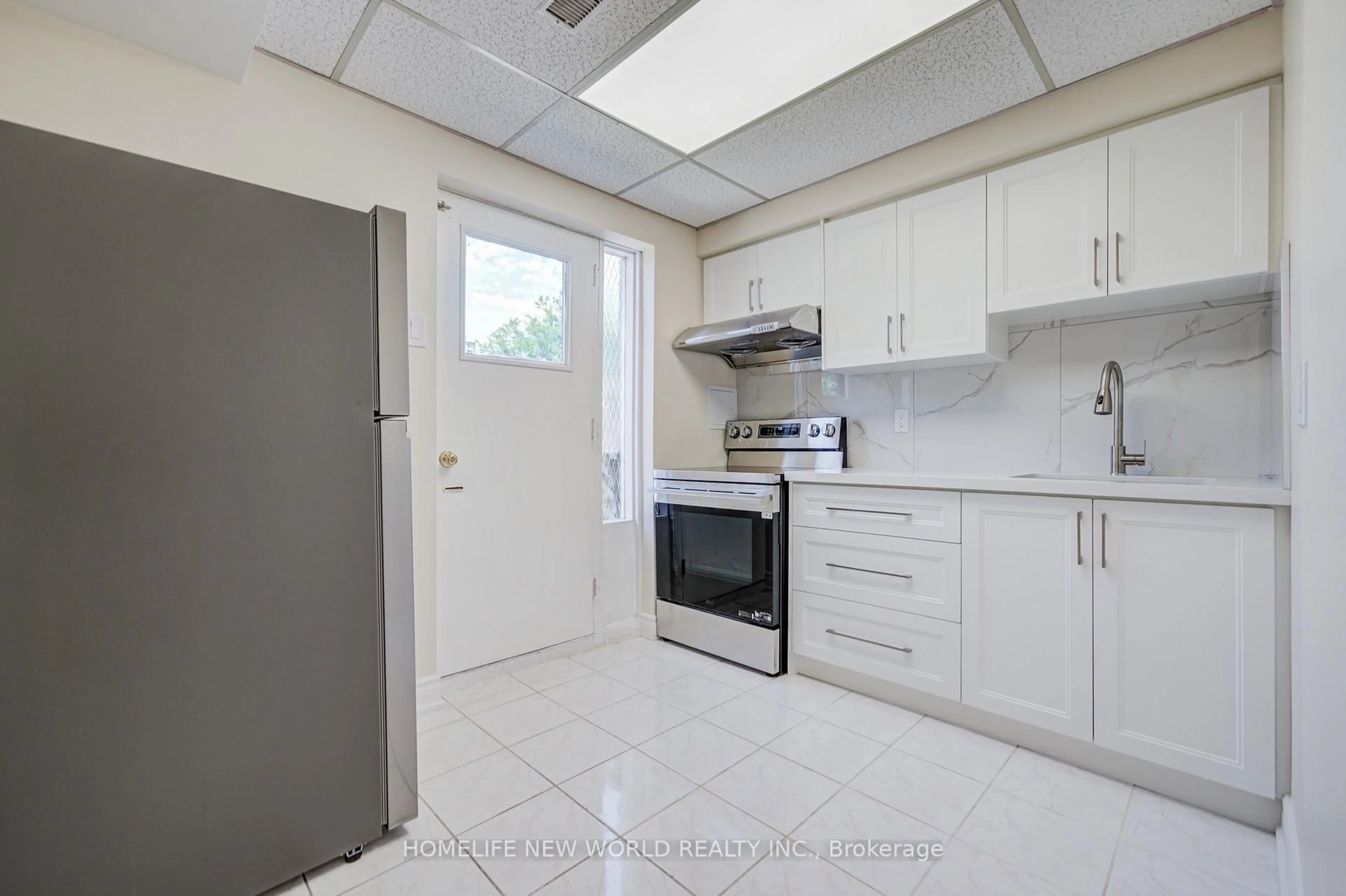 Standard kitchen, ceramic/tile floor for 46 Tineta Cres, Toronto Ontario M1S 2Y6