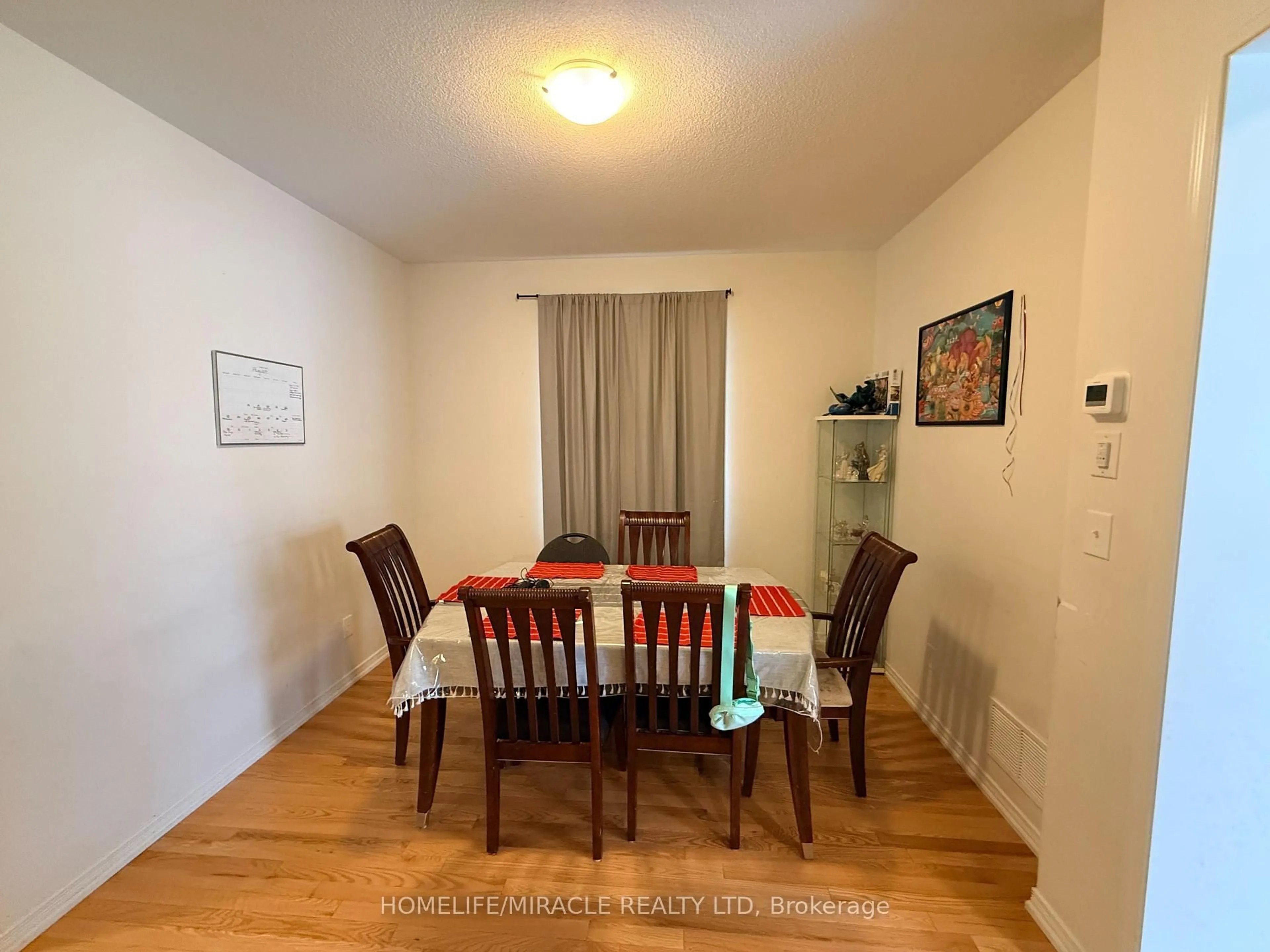 Dining room, unknown for 534 Windfields Farm Dr, Oshawa Ontario L1L 0L8