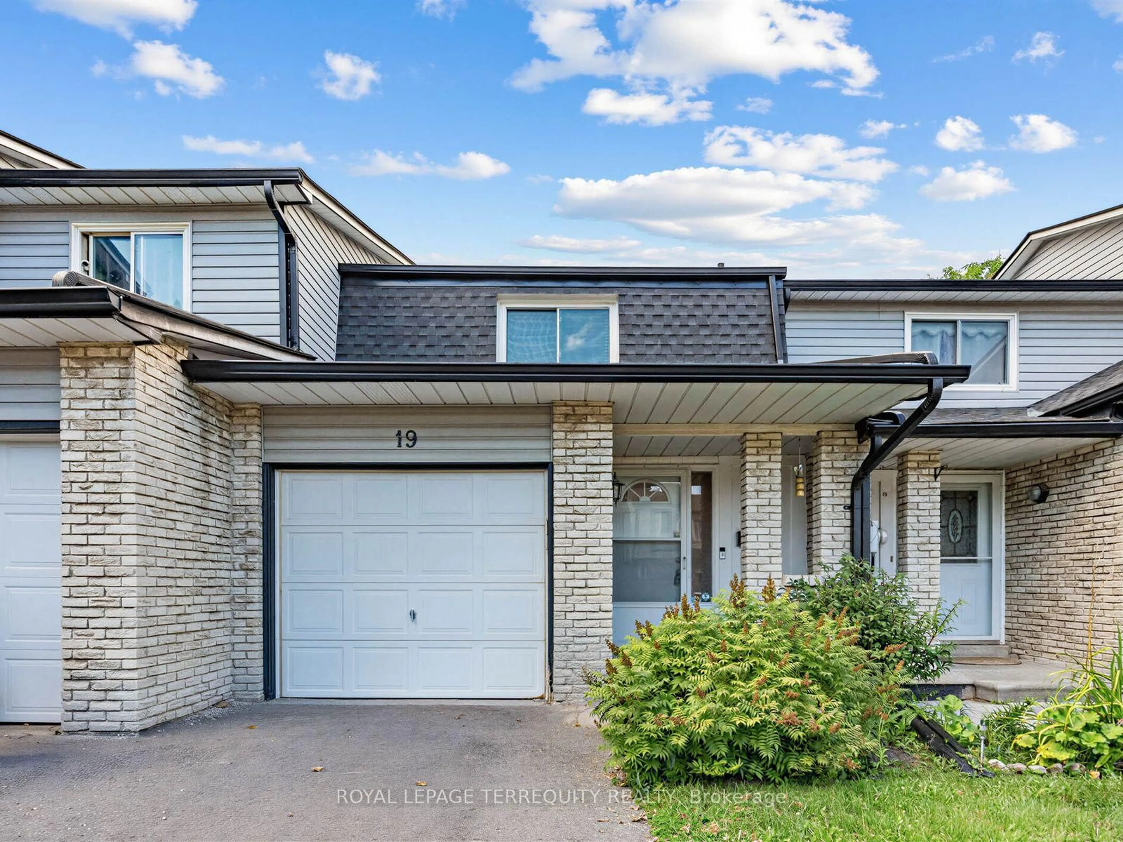 Home with brick exterior material, street for 1330 Trowbridge Dr #19, Oshawa Ontario L1G 7L1