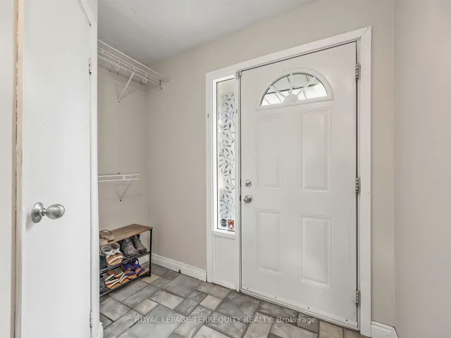 1330 Trowbridge Dr #19, Oshawa 3