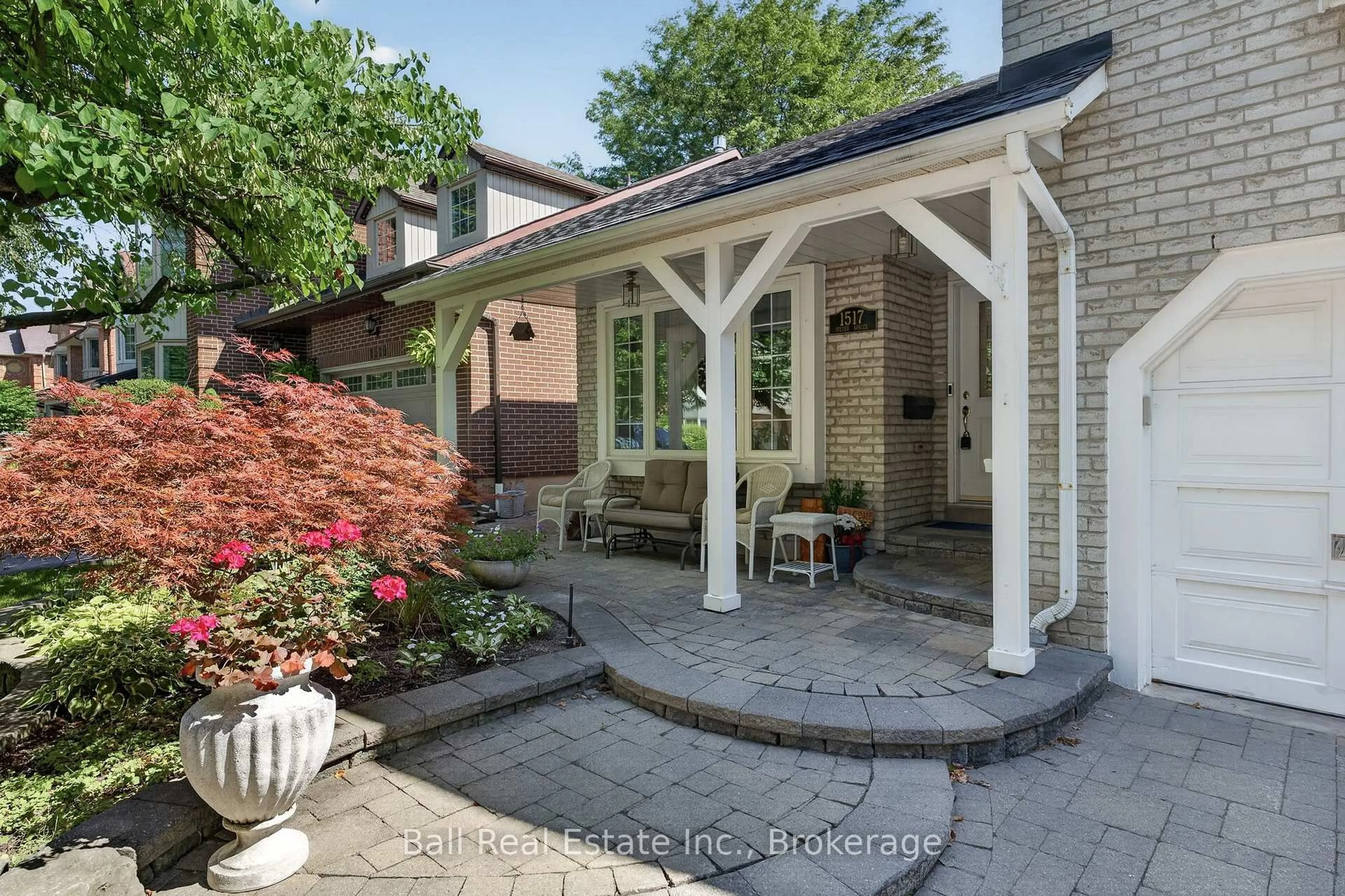 Patio, street for 1517 Silver Spruce Dr, Pickering Ontario L1V 5G9