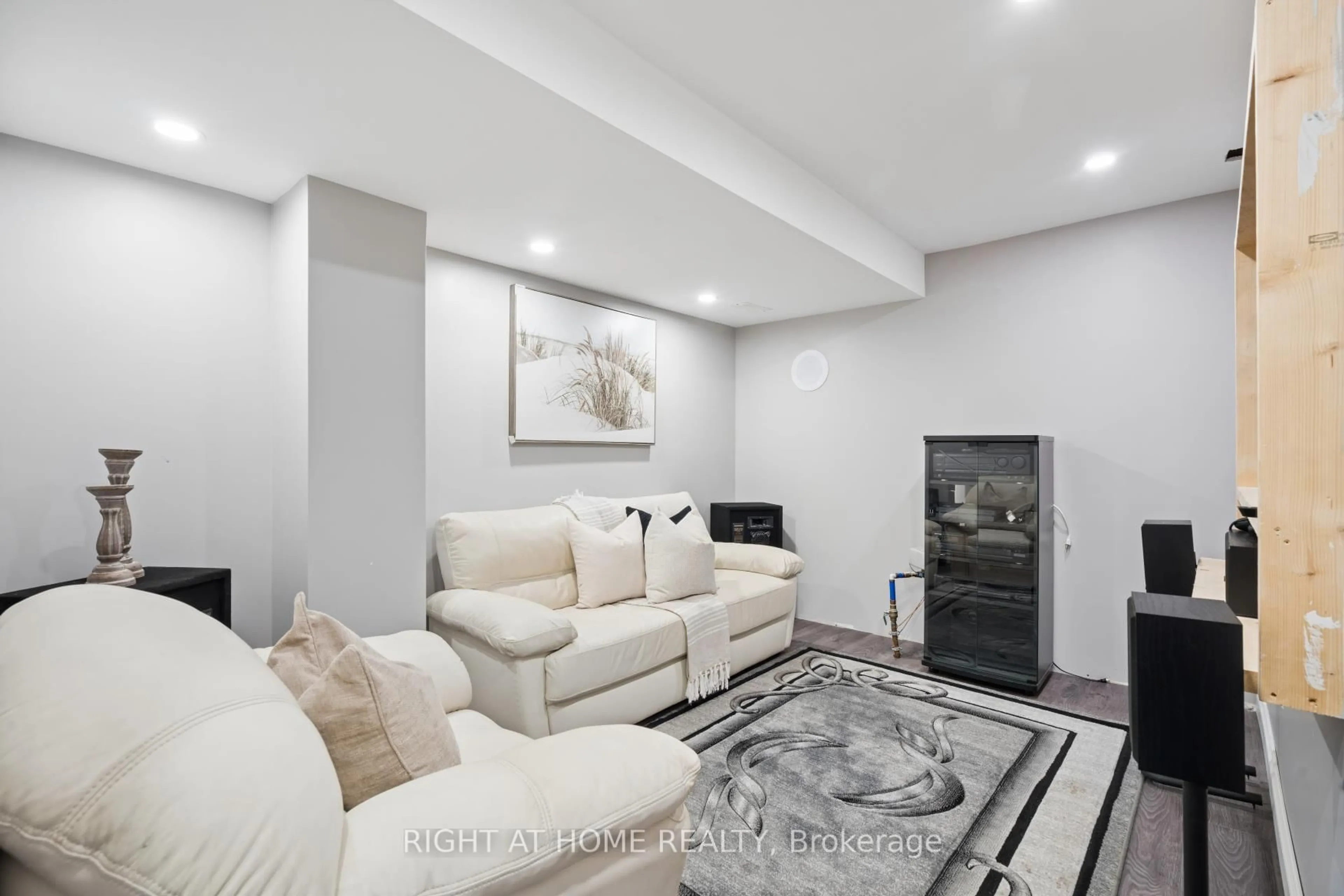 Home theater for 4 Bill Hutchinson Cres, Clarington Ontario L1C 7E1