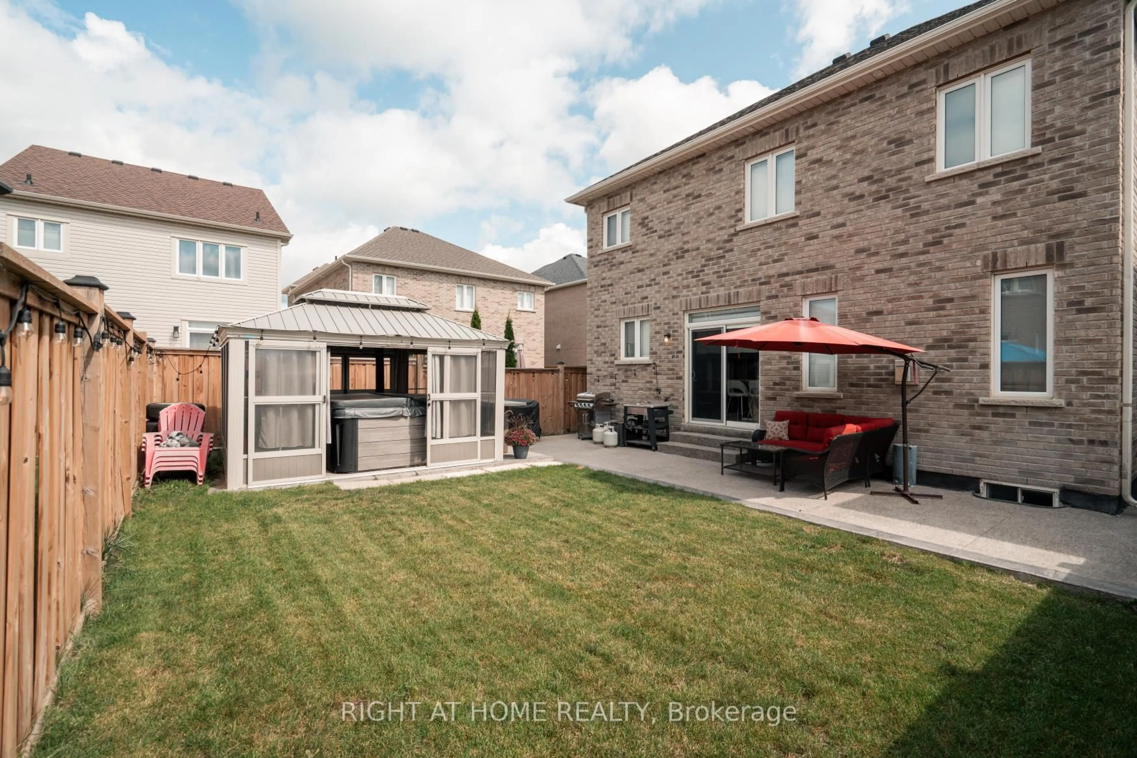 Unknown for 4 Bill Hutchinson Cres, Clarington Ontario L1C 7E1