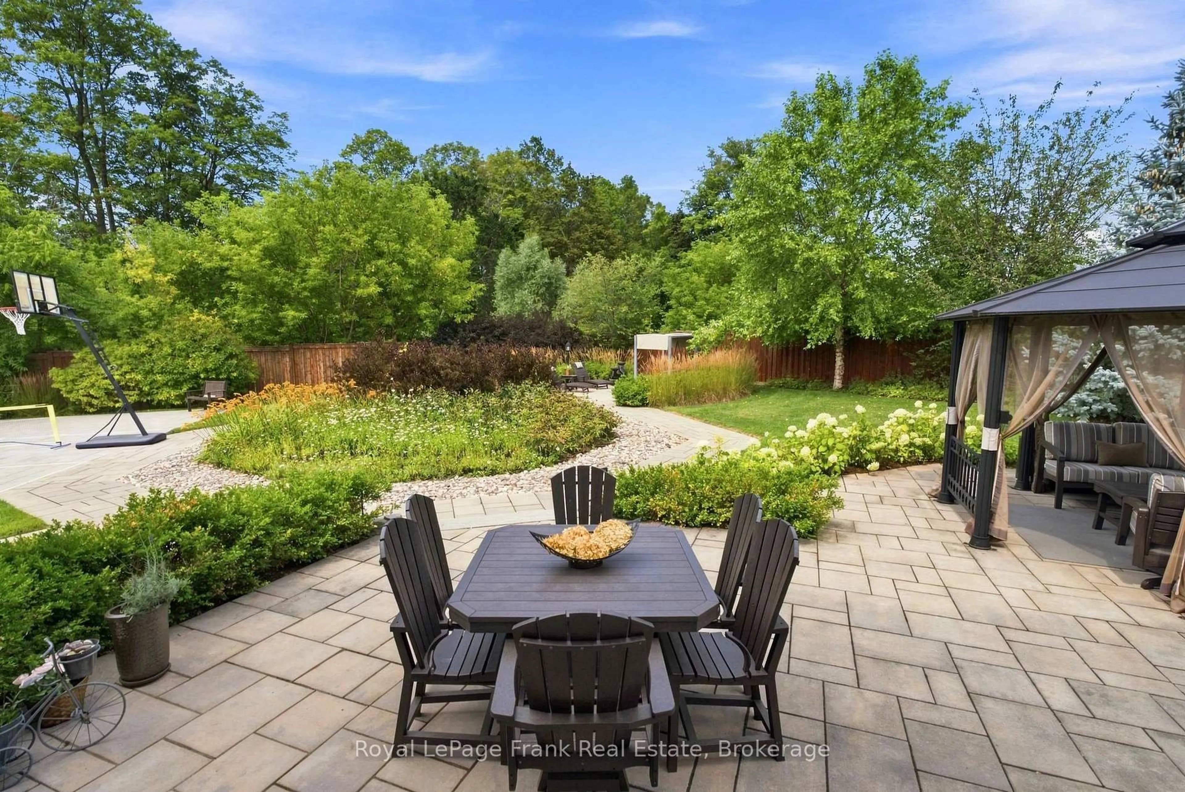 Patio, water/lake/river/ocean view for 218 Arctic Actress Crt, Oshawa Ontario L1L 0H3