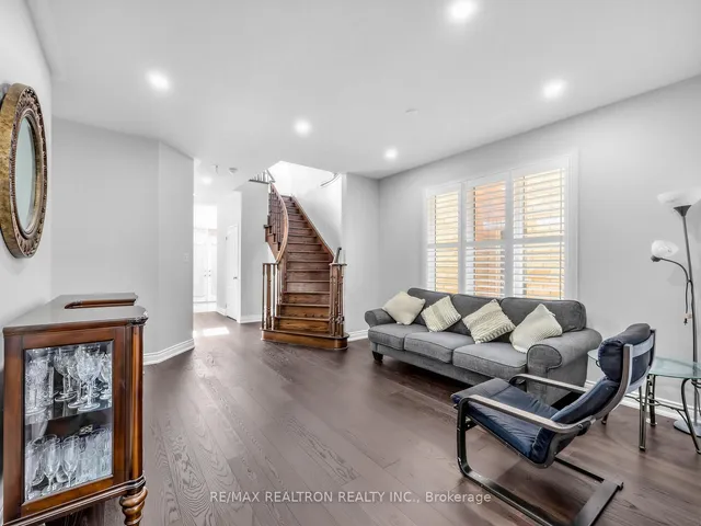 2571 Kentucky Derby Way, Oshawa 4