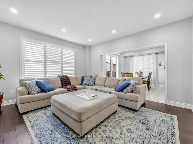 2571 Kentucky Derby Way, Oshawa 5