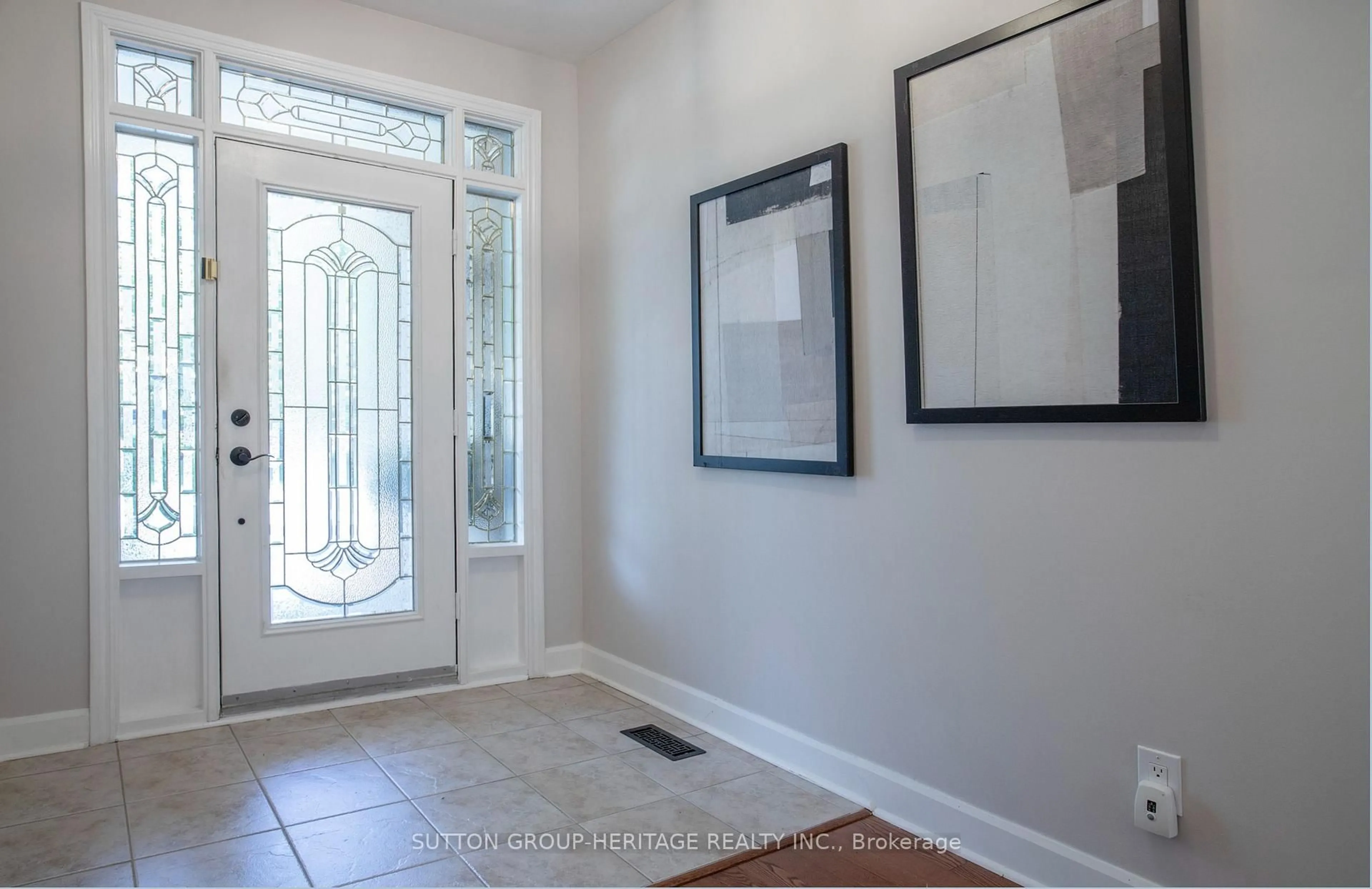 Indoor entryway for 1870 Falconwood Way, Pickering Ontario L1V 7C3