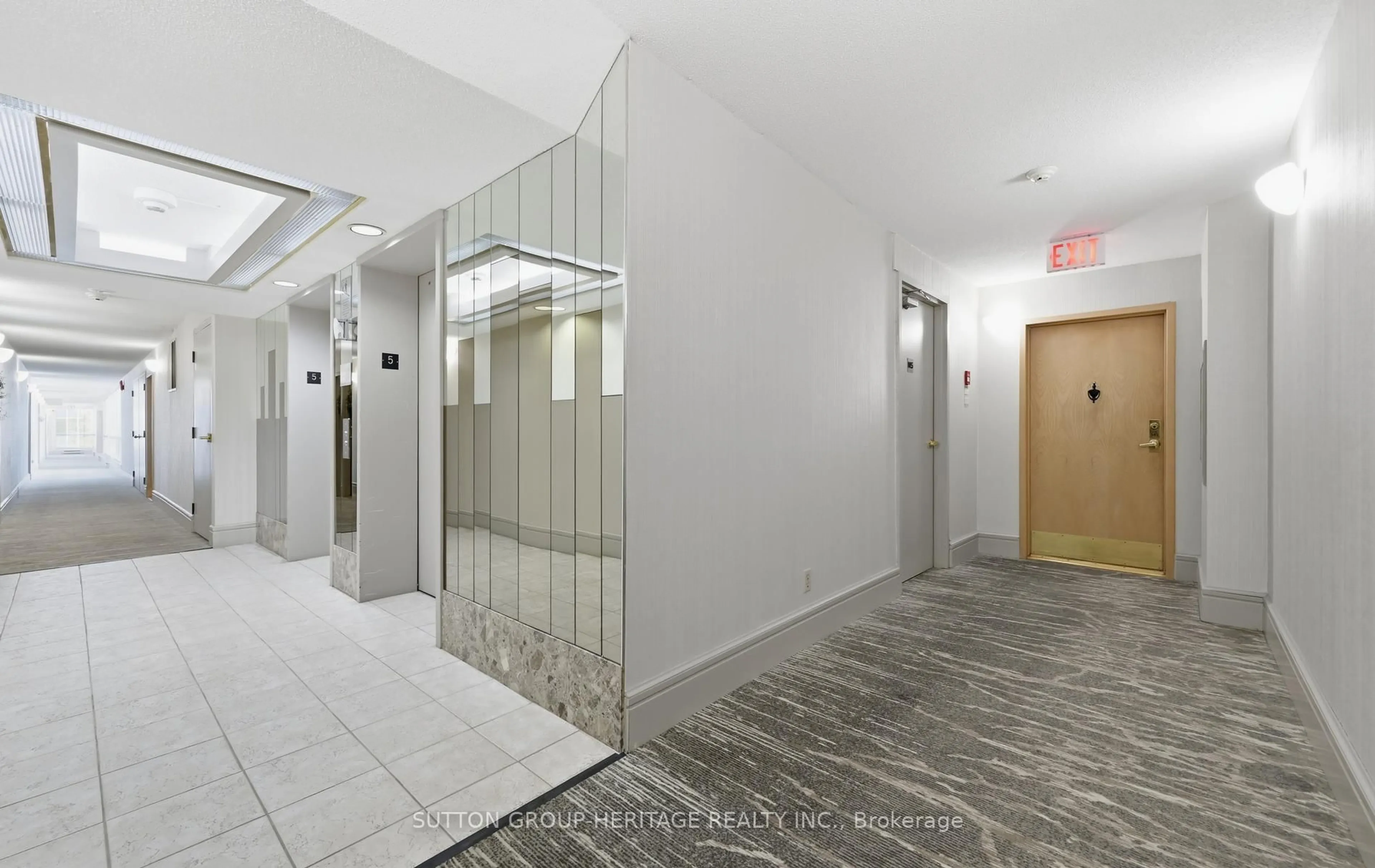 Indoor foyer for 25 Cumberland Lane #514, Ajax Ontario L1S 7K1