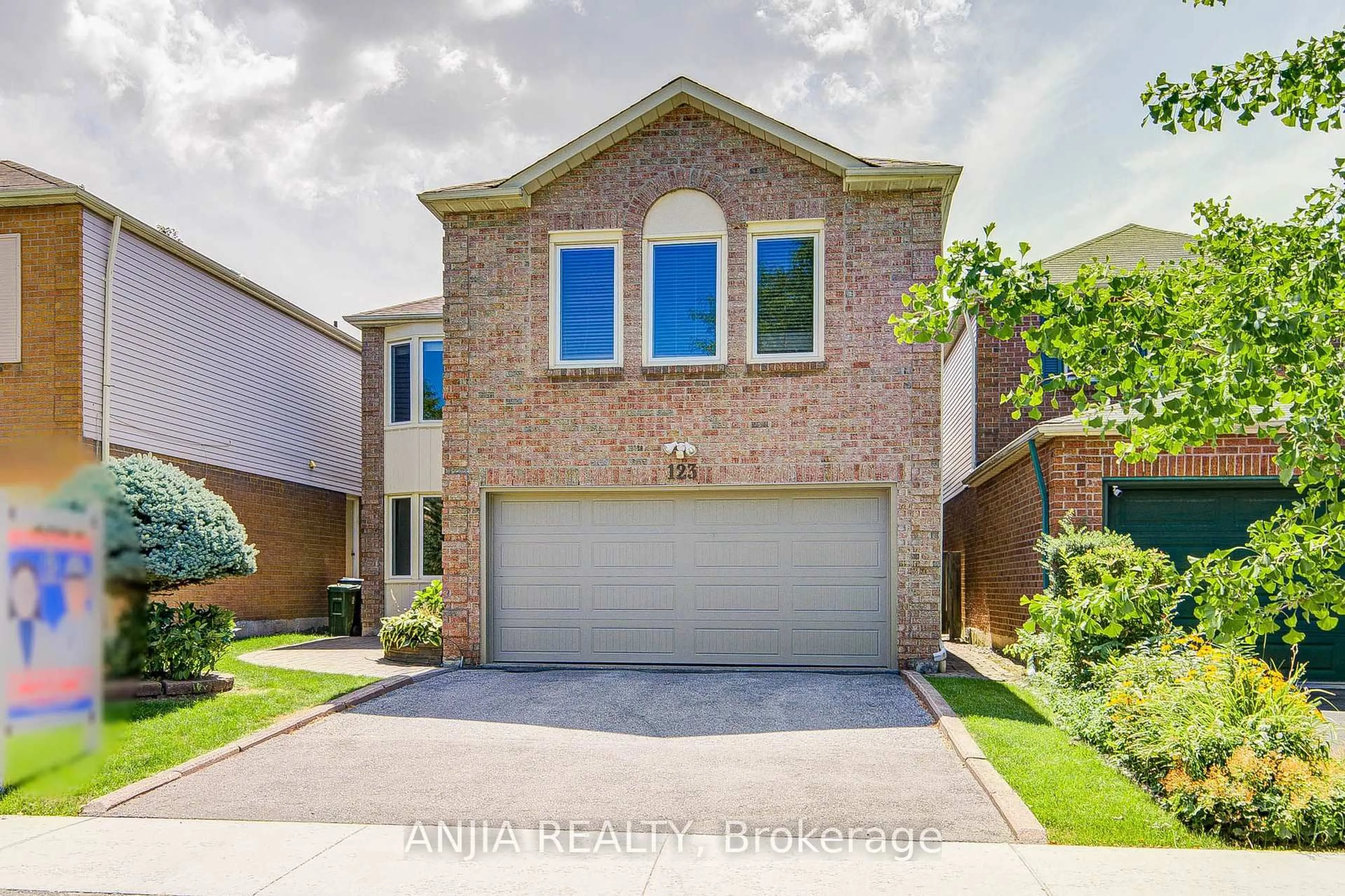 Home with brick exterior material, street for 123 Chapel Park Sq, Toronto Ontario M1V 2S3