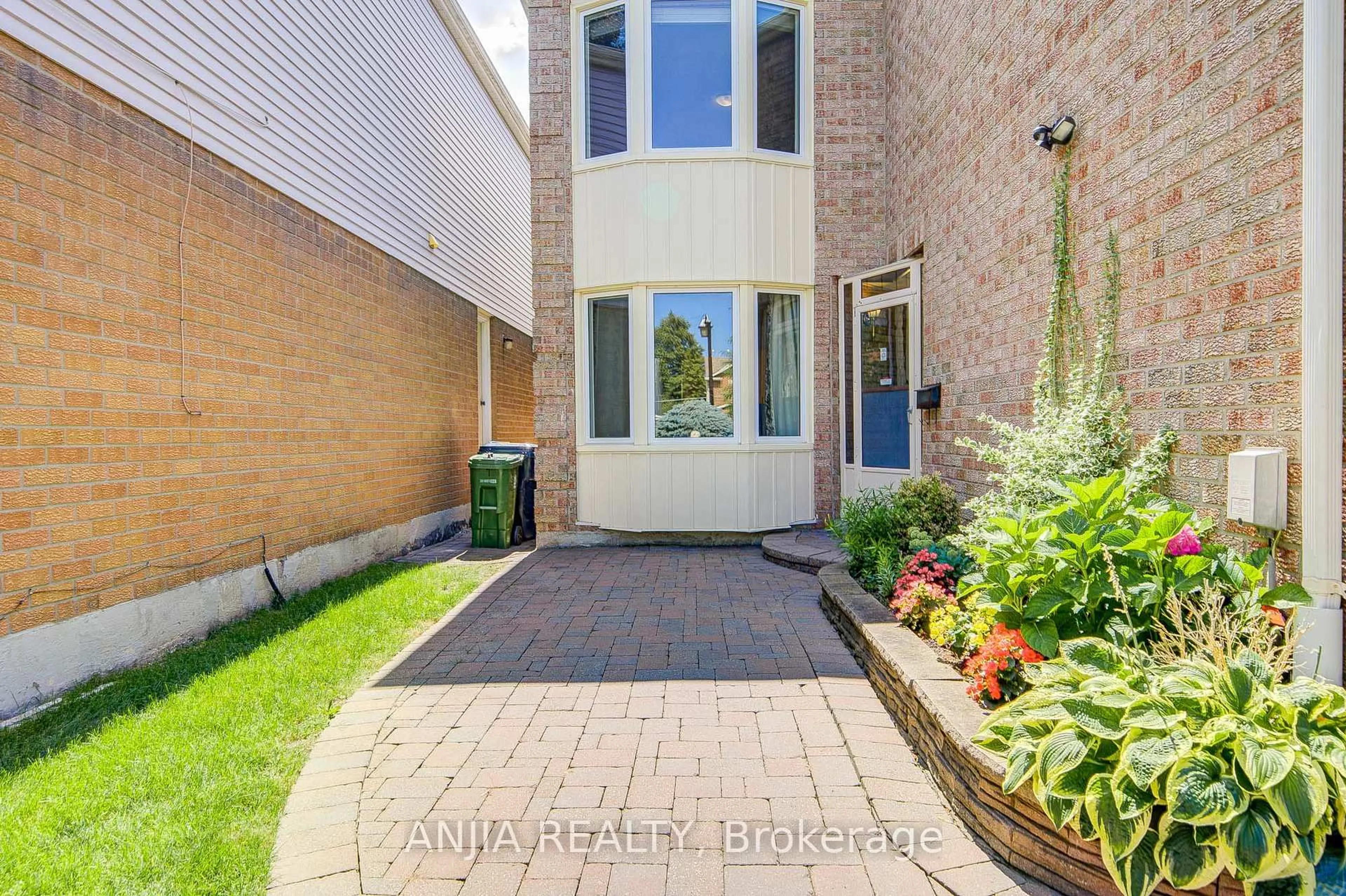 Unknown for 123 Chapel Park Sq, Toronto Ontario M1V 2S3