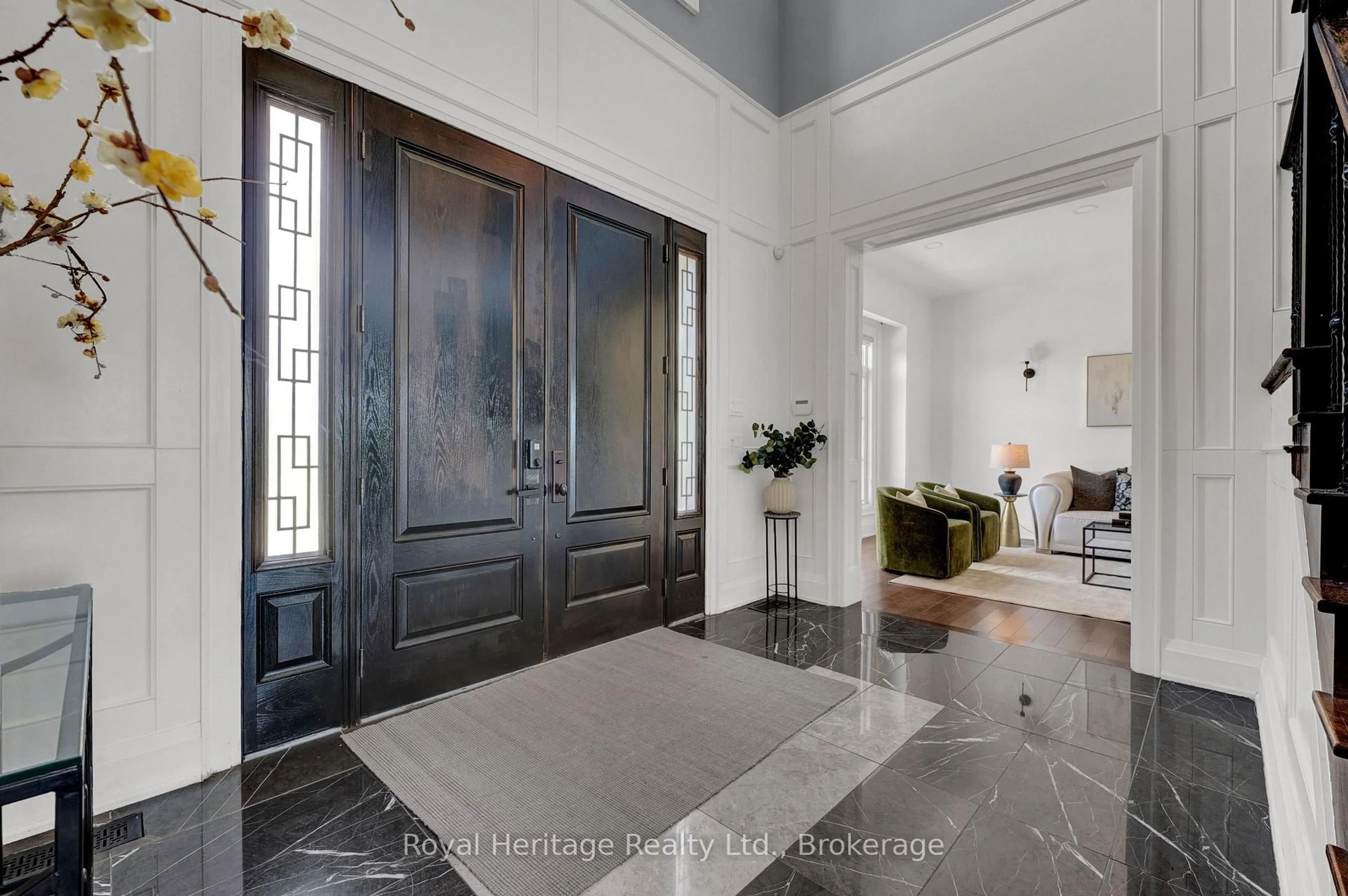 Indoor foyer for 6210 Solina Rd, Clarington Ontario L0B 1J0