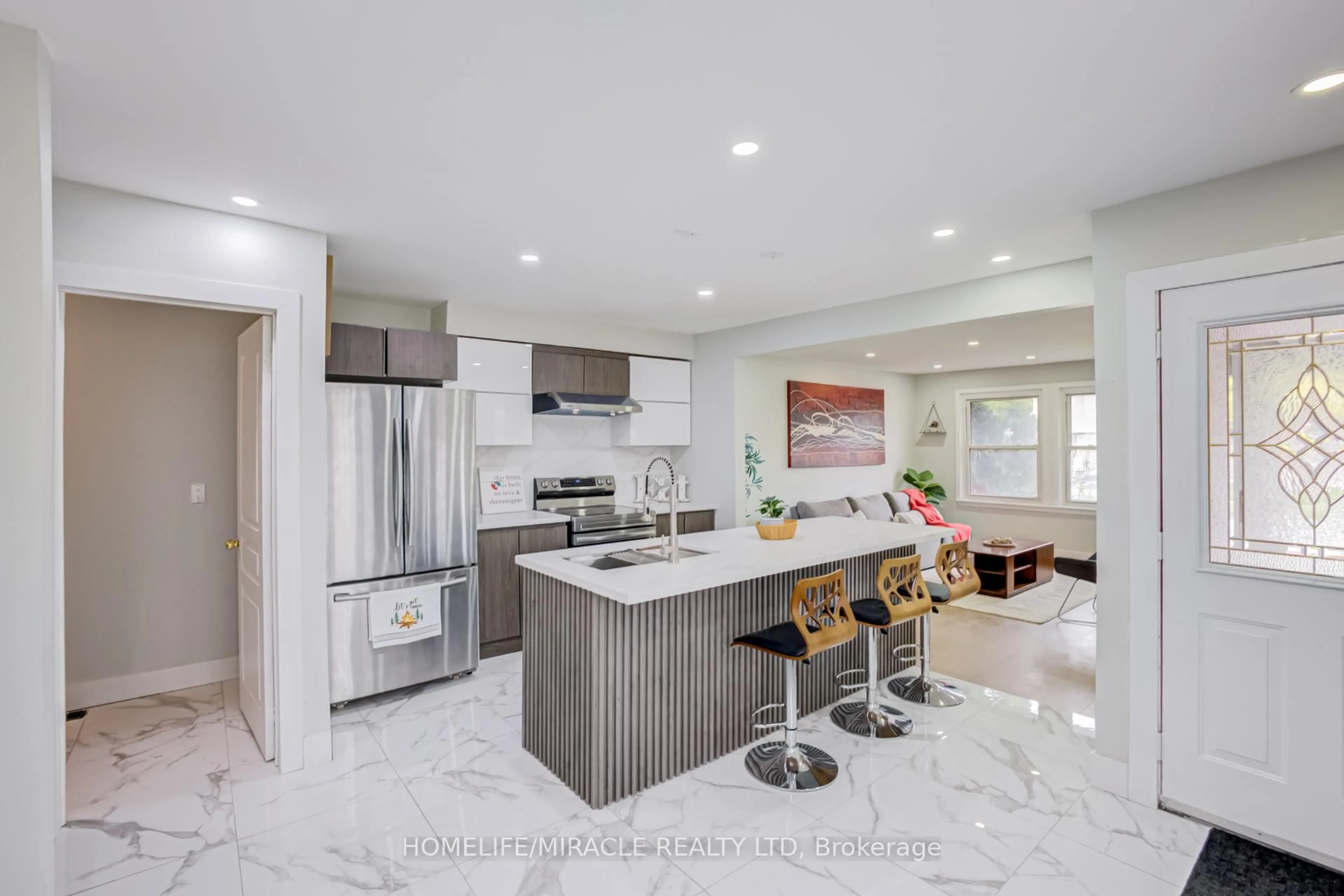 Contemporary kitchen, ceramic/tile floor for 122 Ormond Dr, Oshawa Ontario L1G 6T4