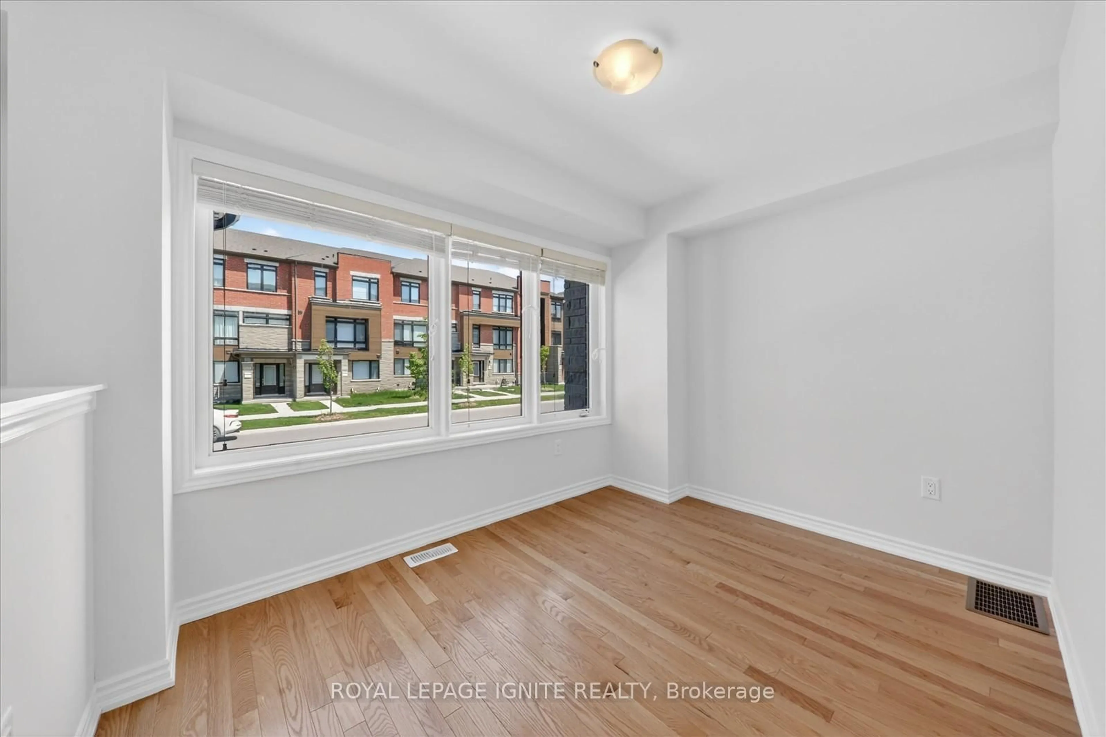 A pic of a room for 516 Danks Ridge Dr, Ajax Ontario L1S 0H4