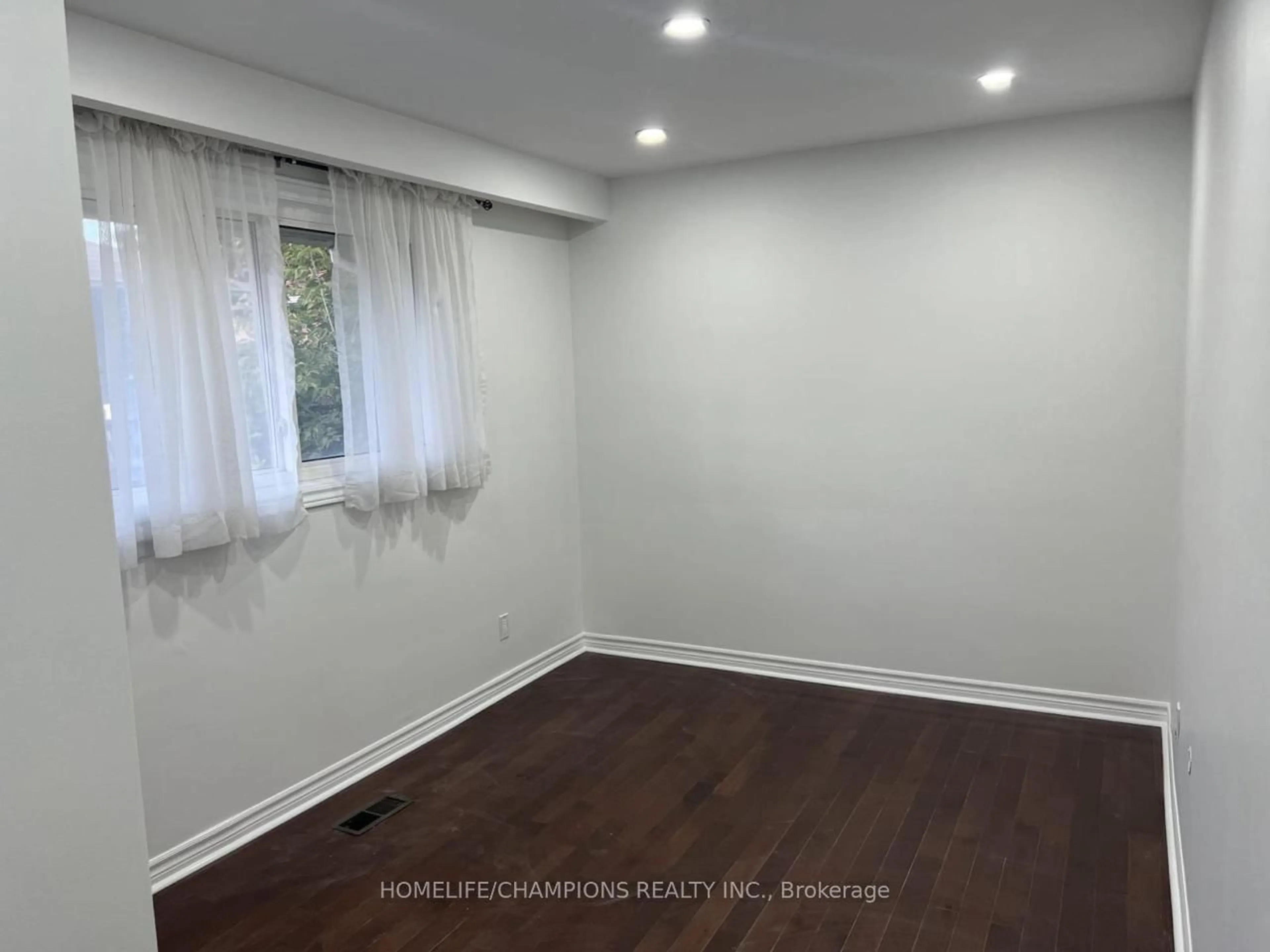 A pic of a room for 365 Bellamy Rd, Toronto Ontario M1H 1G1