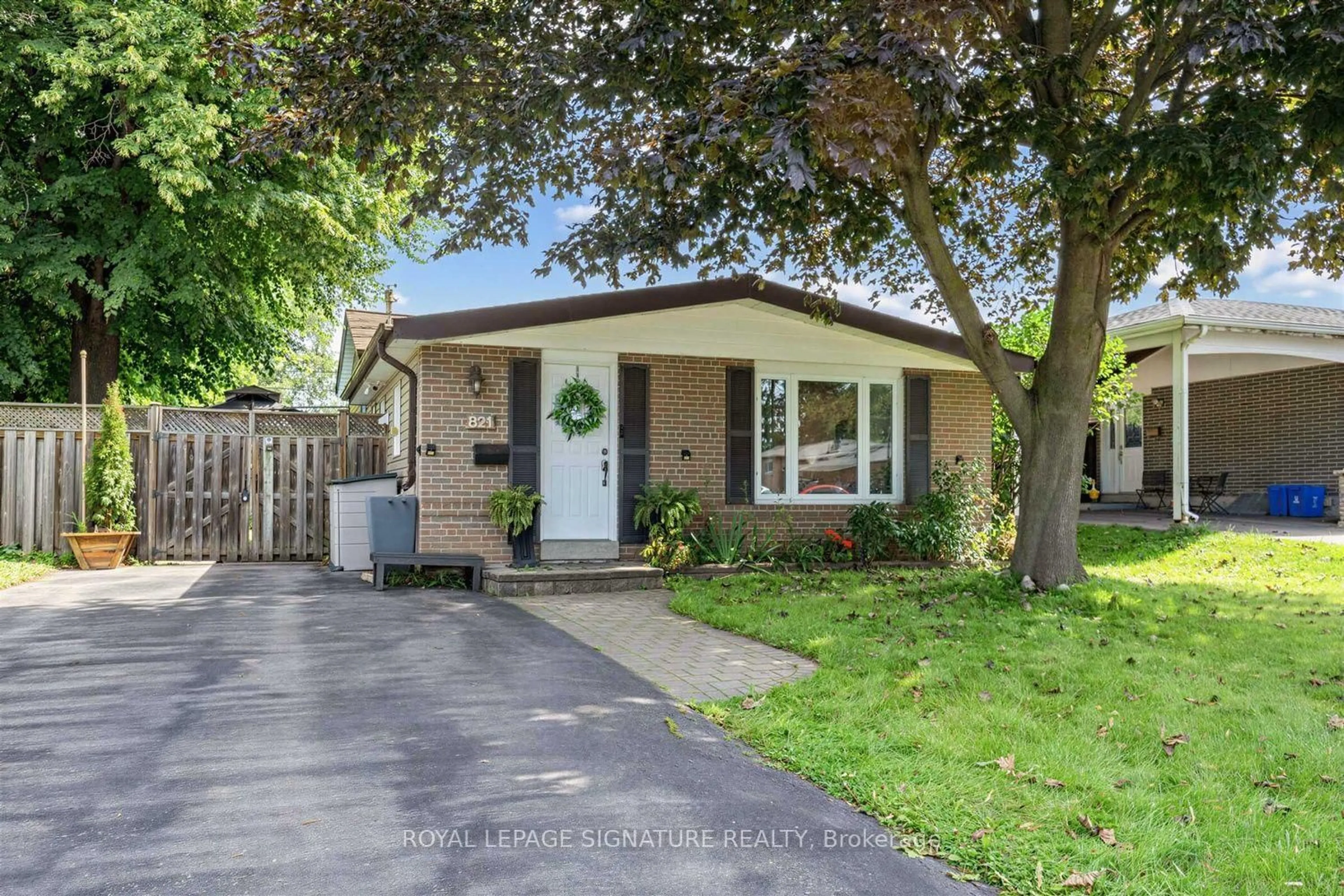 Home with brick exterior material, street for 821 Krosno Blvd, Pickering Ontario L1W 1G7