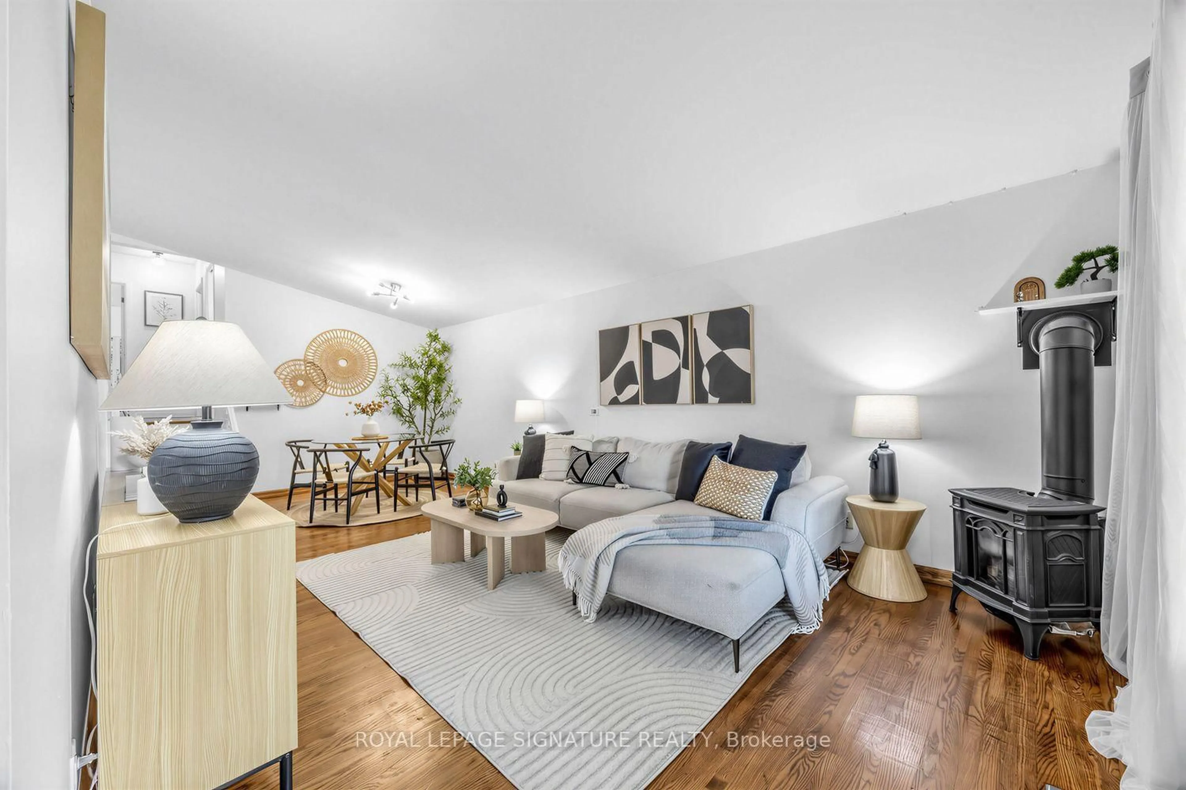 Living room with furniture, unknown for 821 Krosno Blvd, Pickering Ontario L1W 1G7