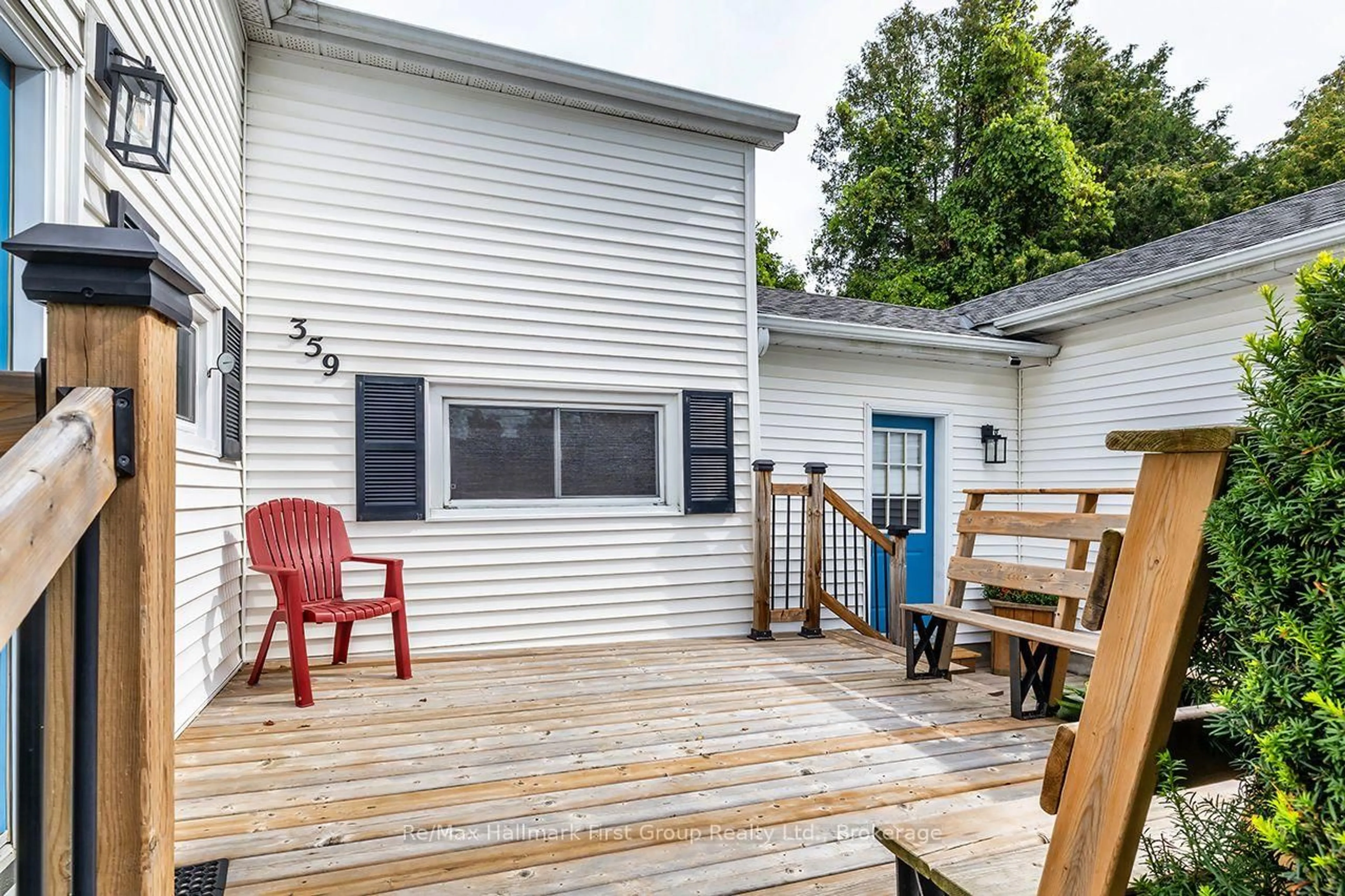Patio, street for 359 Sexton St, Scugog Ontario L9L 1E6