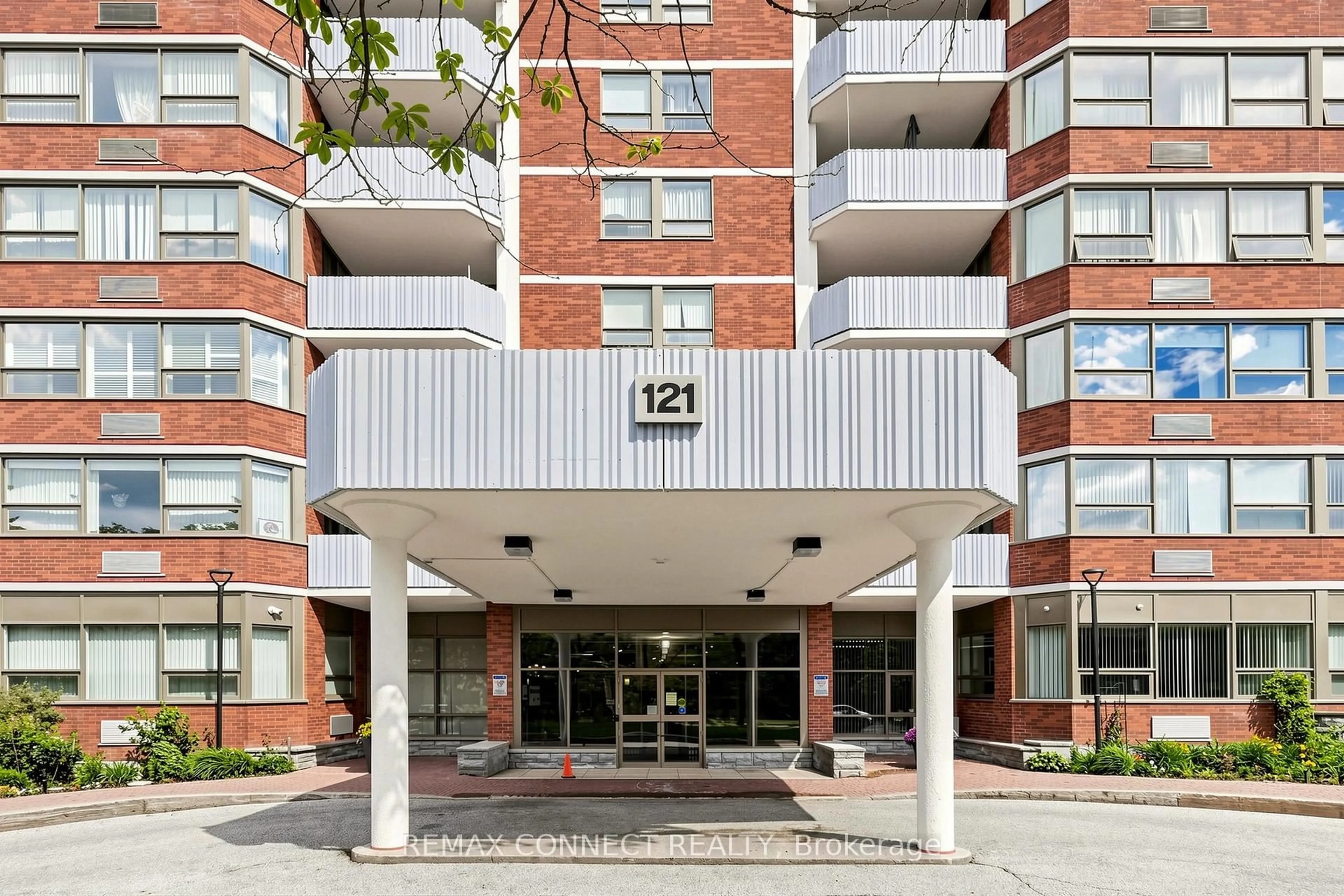 Indoor foyer for 121 Ling Rd #1207, Toronto Ontario M1E 4Y2