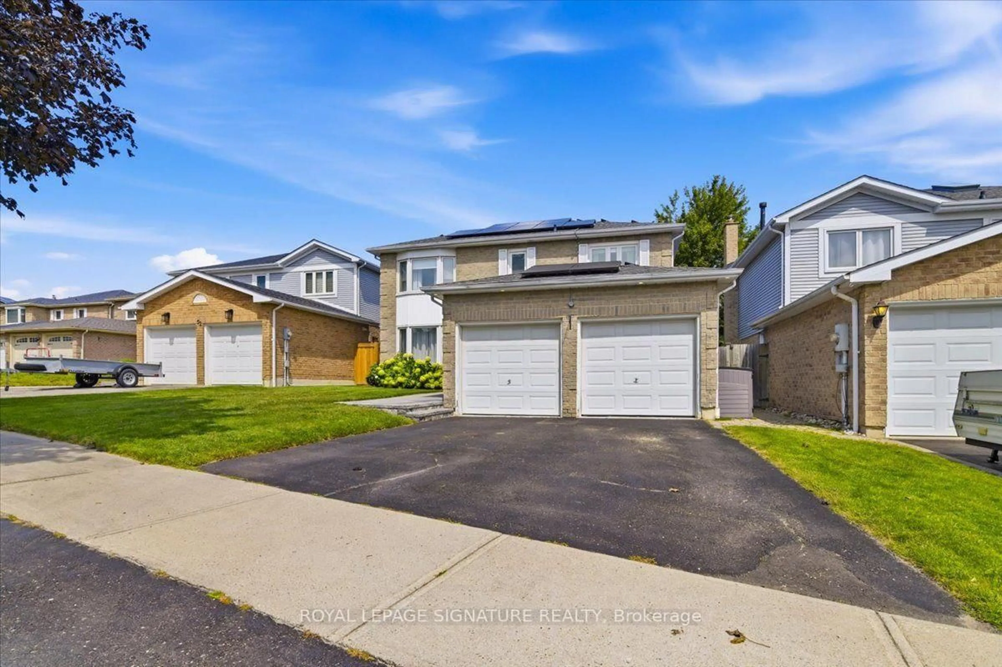 Home with vinyl exterior material, street for 50 Lumsden Cres, Whitby Ontario L1R 1G5