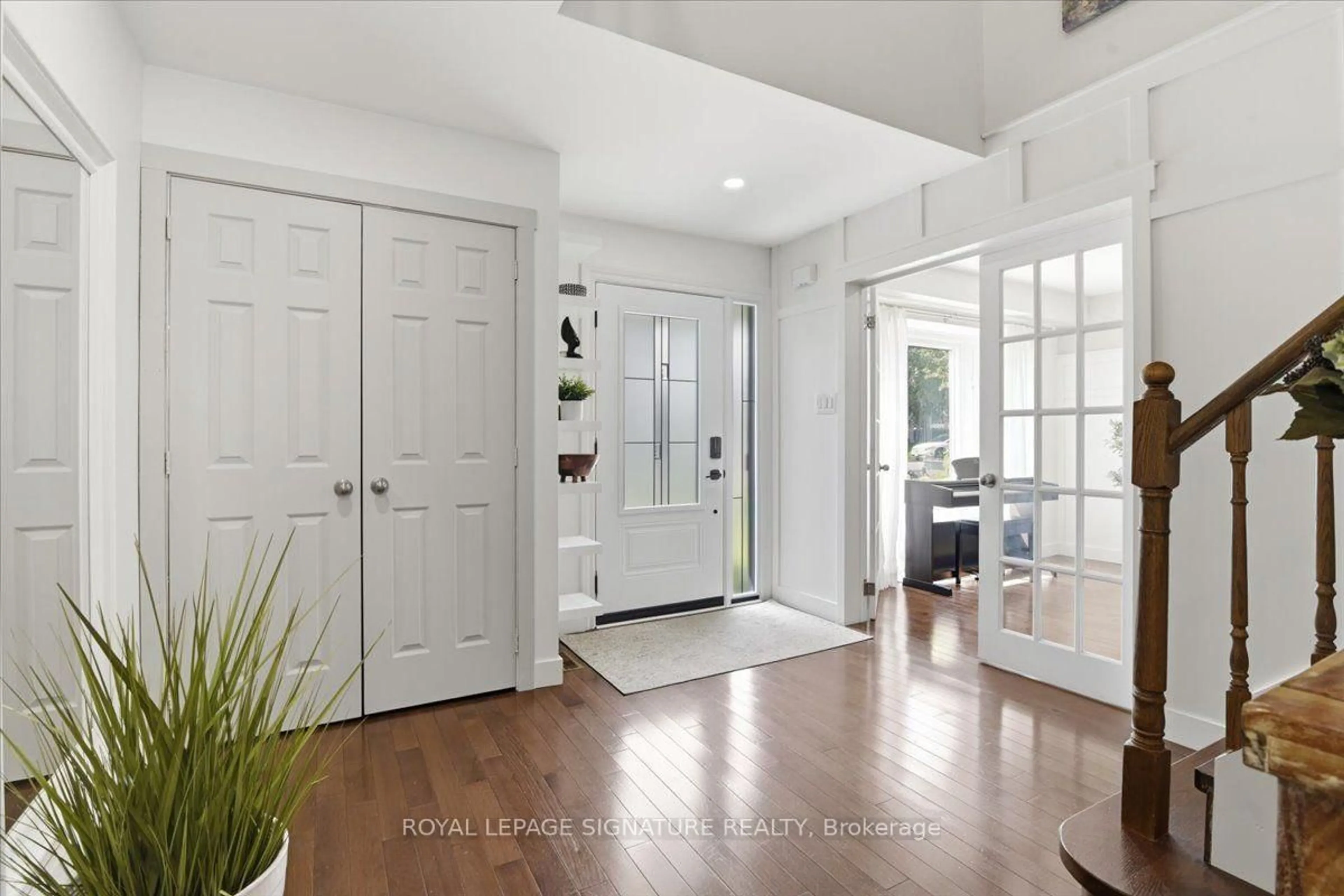 Indoor entryway for 50 Lumsden Cres, Whitby Ontario L1R 1G5