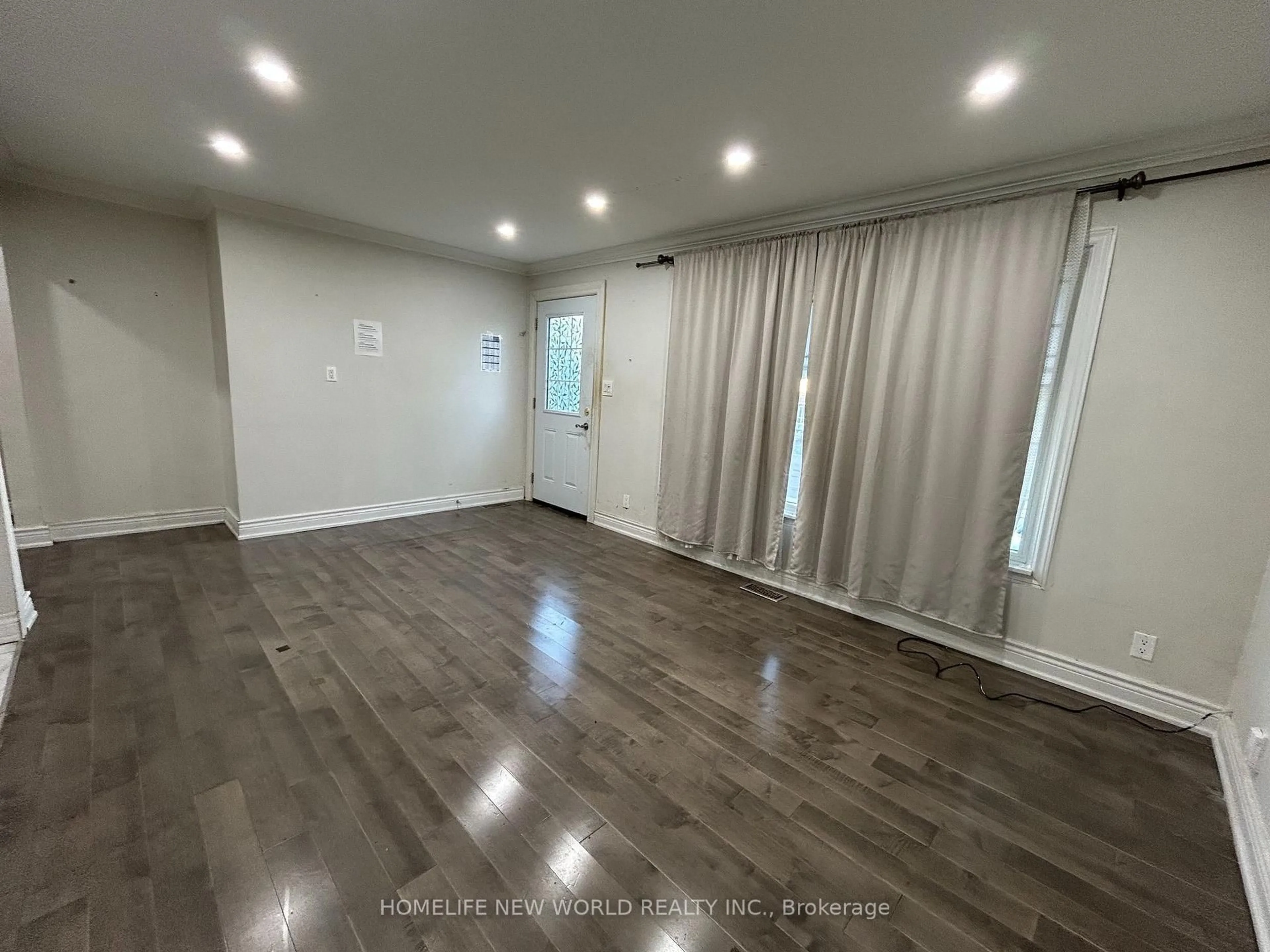 A pic of a room for 177 Magnolia Ave, Toronto Ontario M1K 3K7