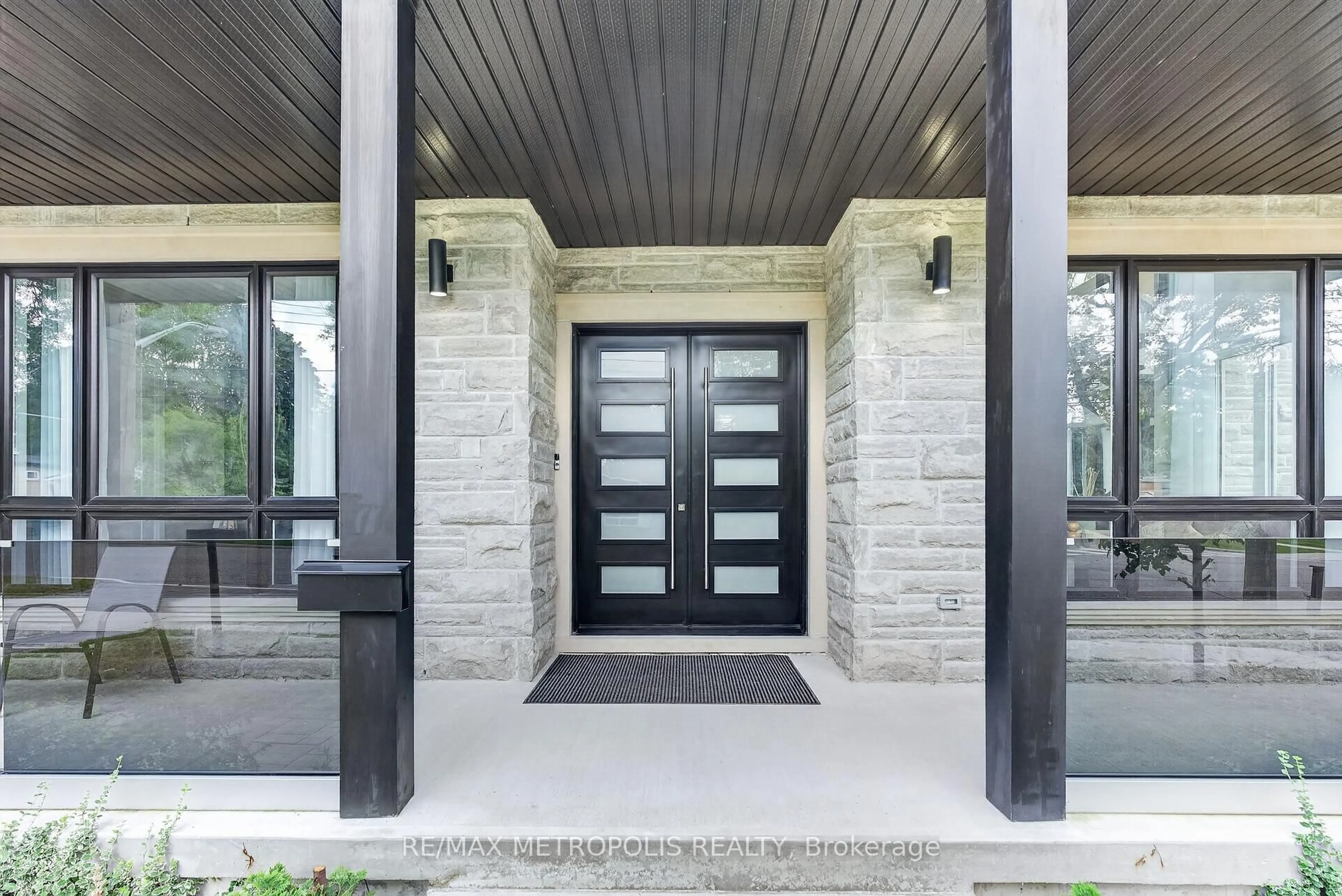 Indoor entryway for 39 Benleigh Dr, Toronto Ontario M1H 1J4