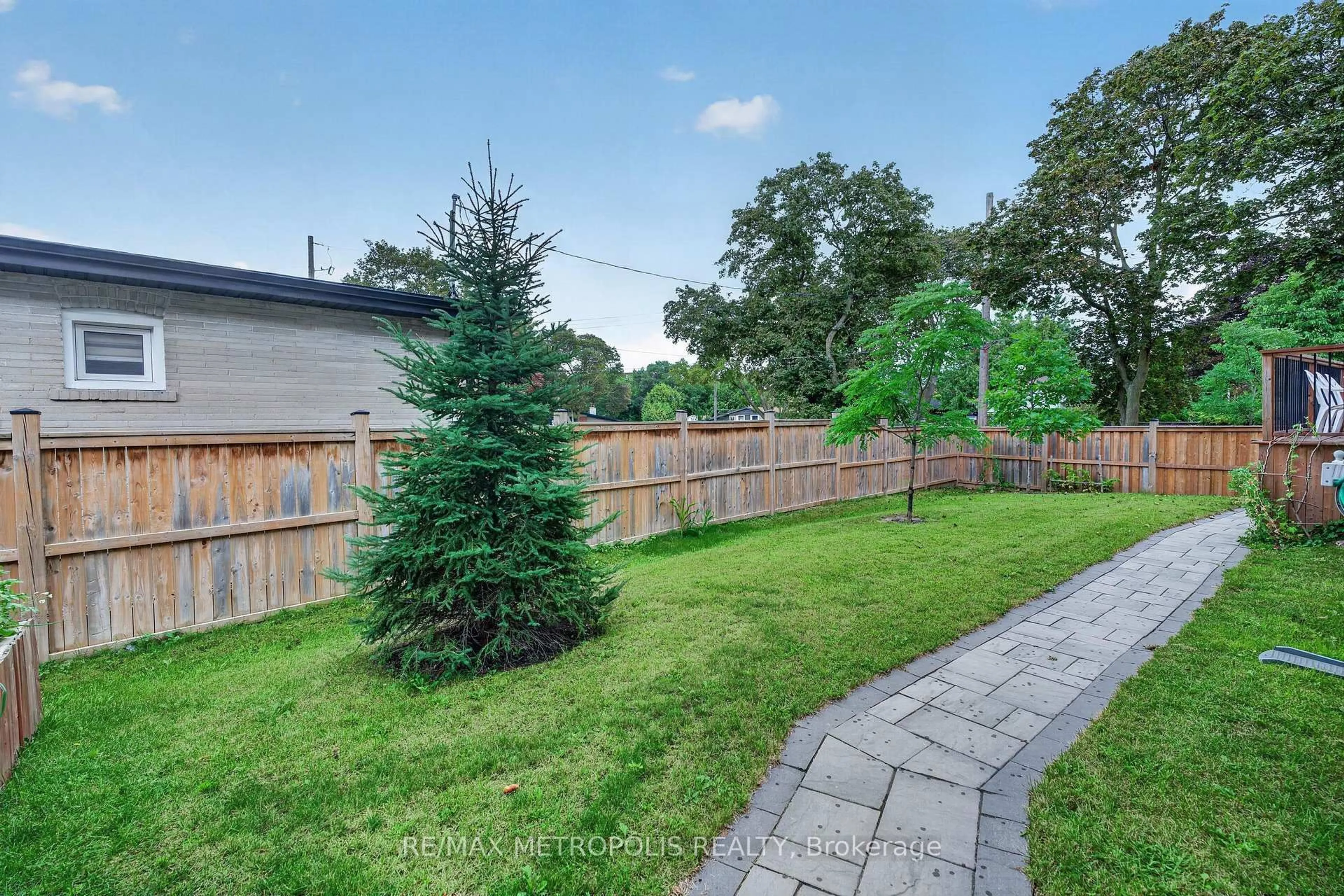Patio, unknown for 39 Benleigh Dr, Toronto Ontario M1H 1J4