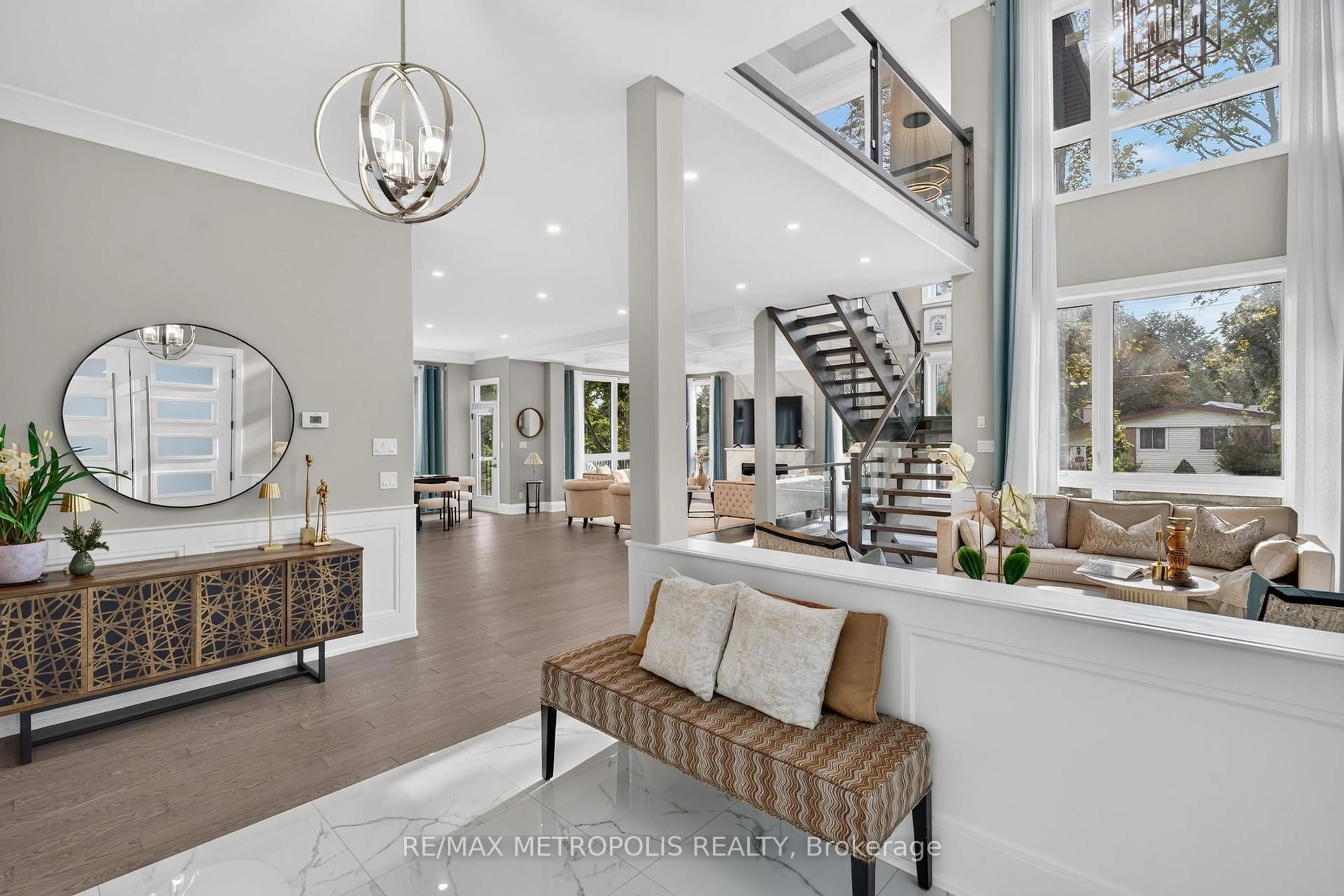 Indoor entryway for 39 Benleigh Dr, Toronto Ontario M1H 1J4