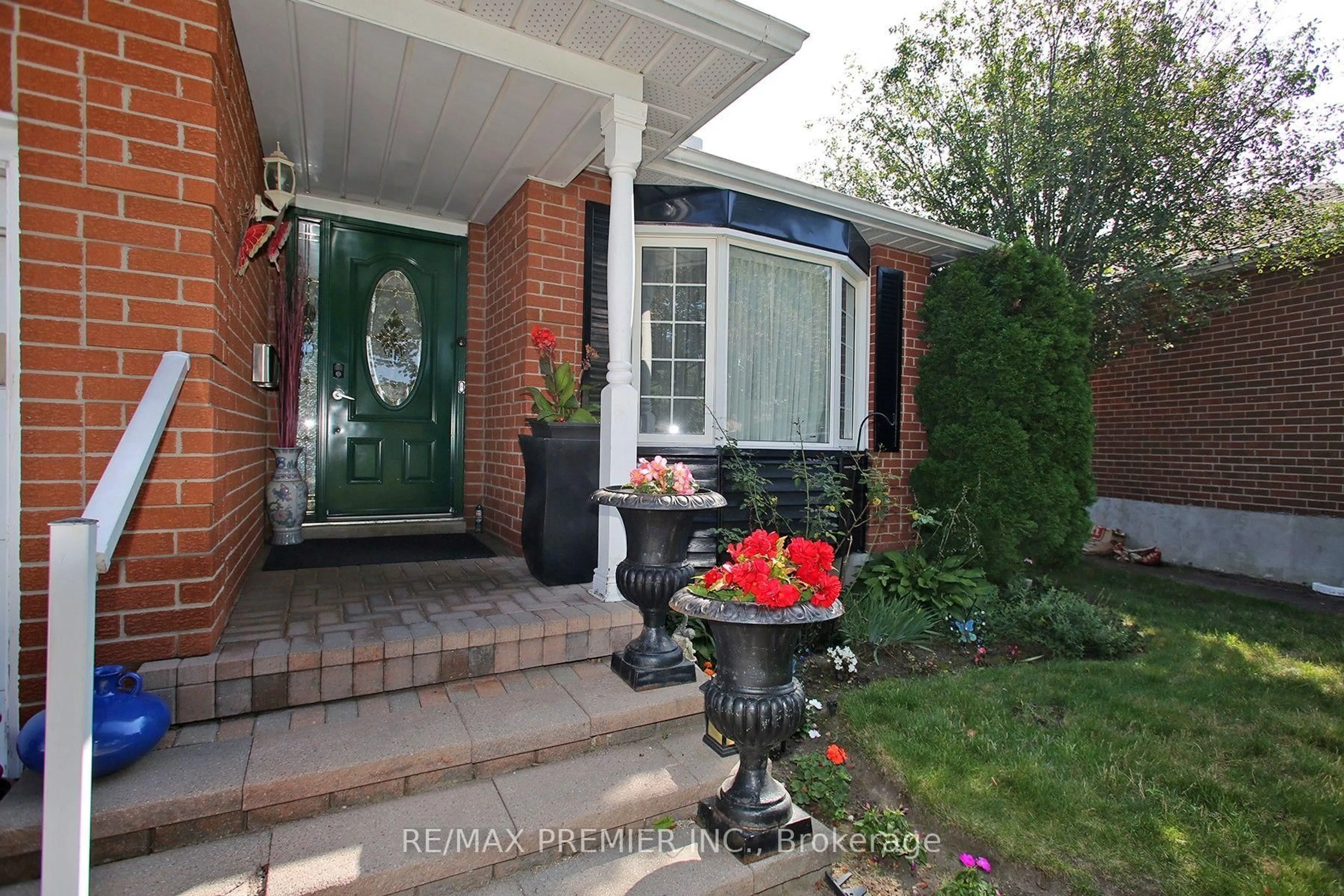 Unknown for 72 Homefield Sq, Clarington Ontario L1E 1L3