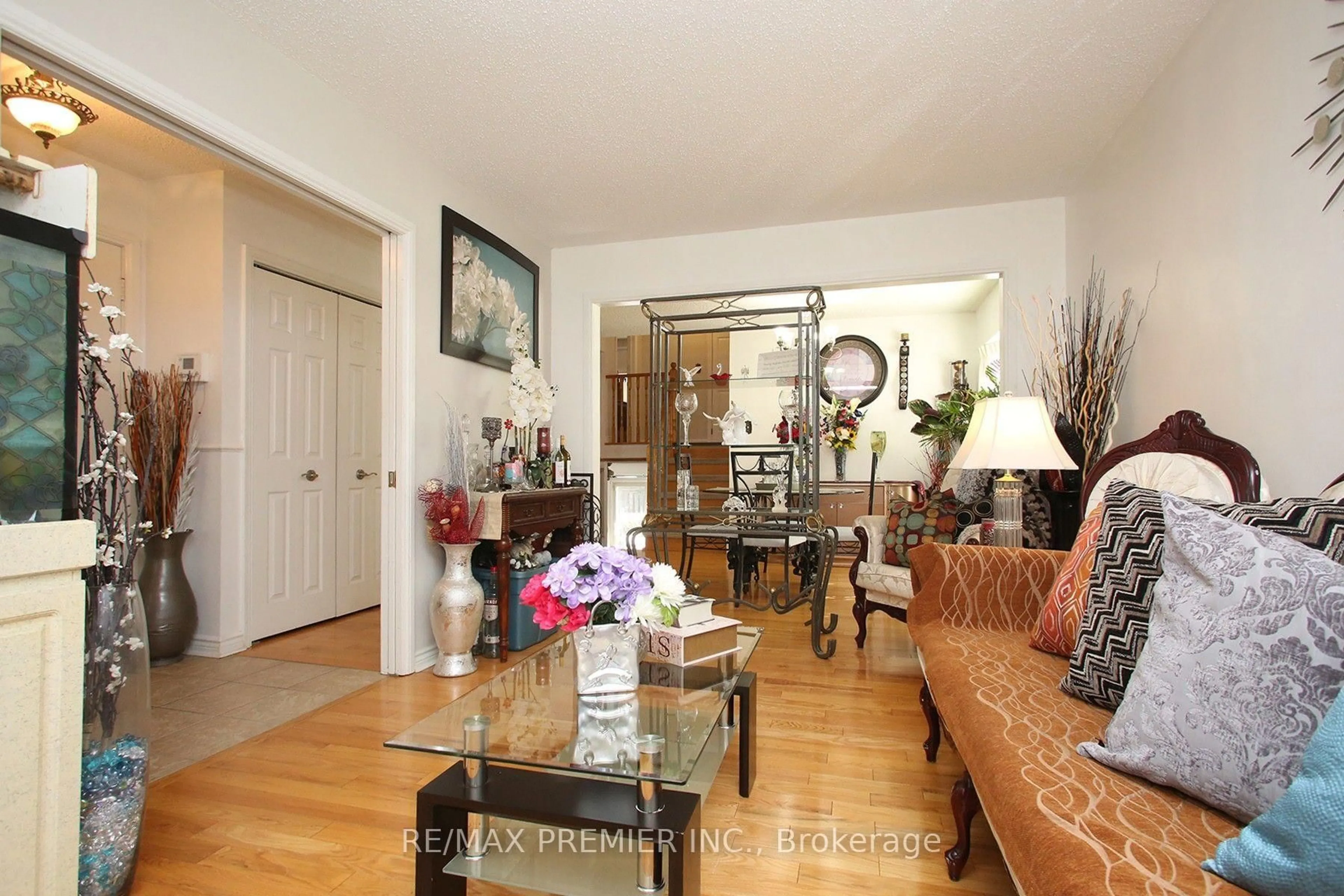 Unknown for 72 Homefield Sq, Clarington Ontario L1E 1L3