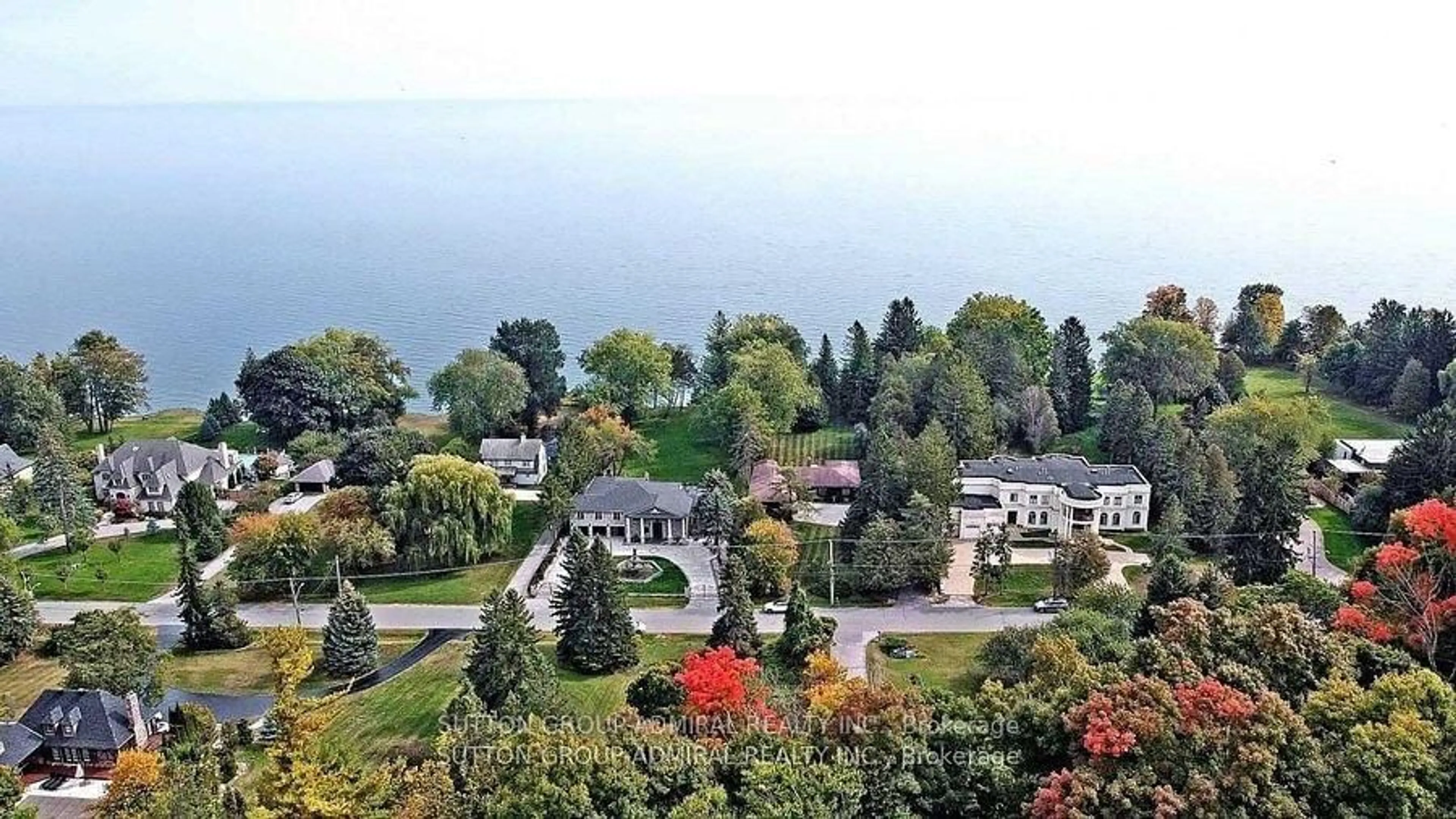 A pic from outside/outdoor area/front of a property/back of a property/a pic from drone, water/lake/river/ocean view for 48 Meadowcliffe Dr, Toronto Ontario M1M 2X9