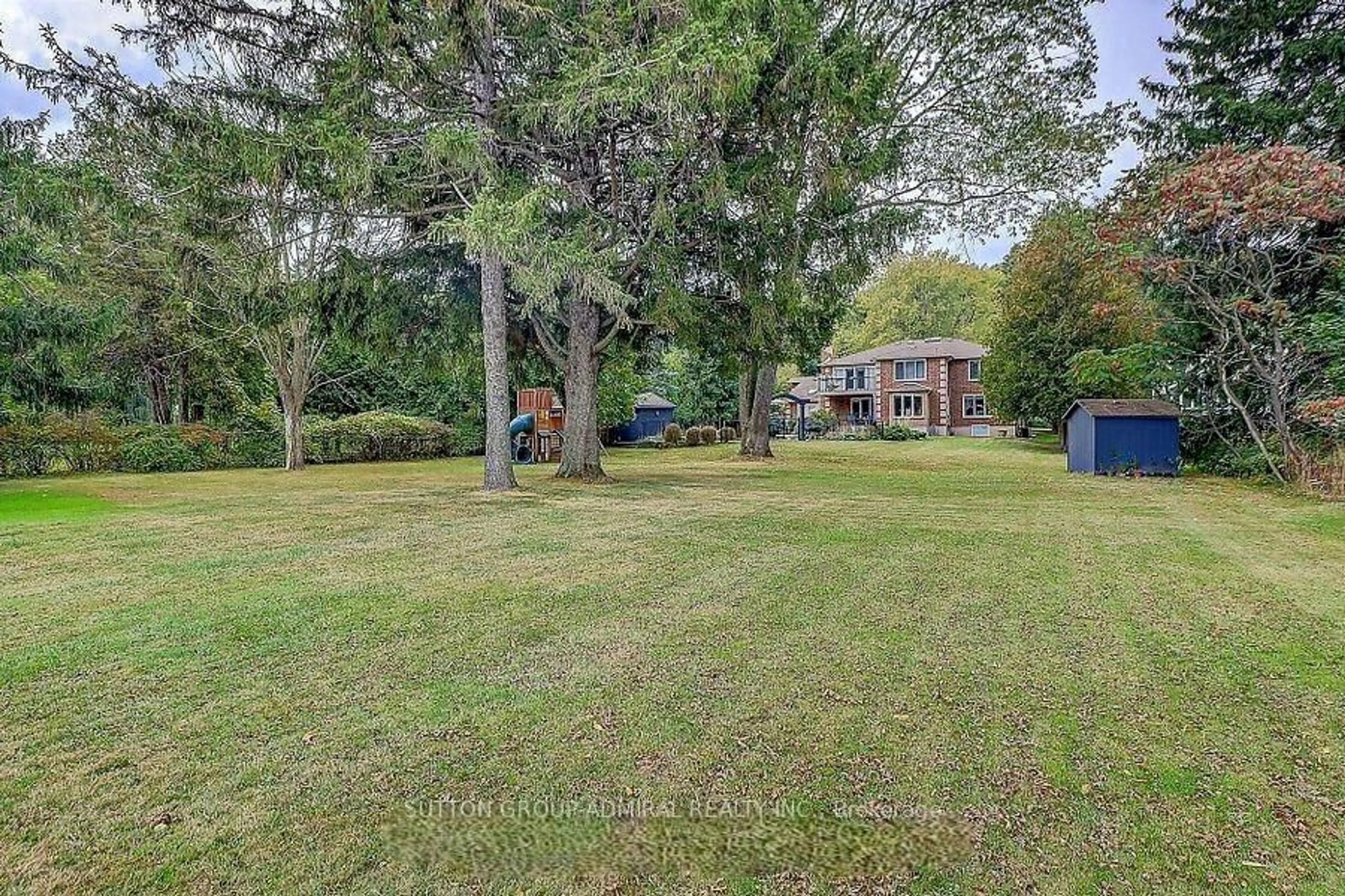 A pic from outside/outdoor area/front of a property/back of a property/a pic from drone, unknown for 48 Meadowcliffe Dr, Toronto Ontario M1M 2X9