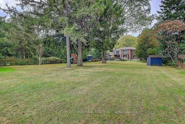48 Meadowcliffe Dr, Toronto 5