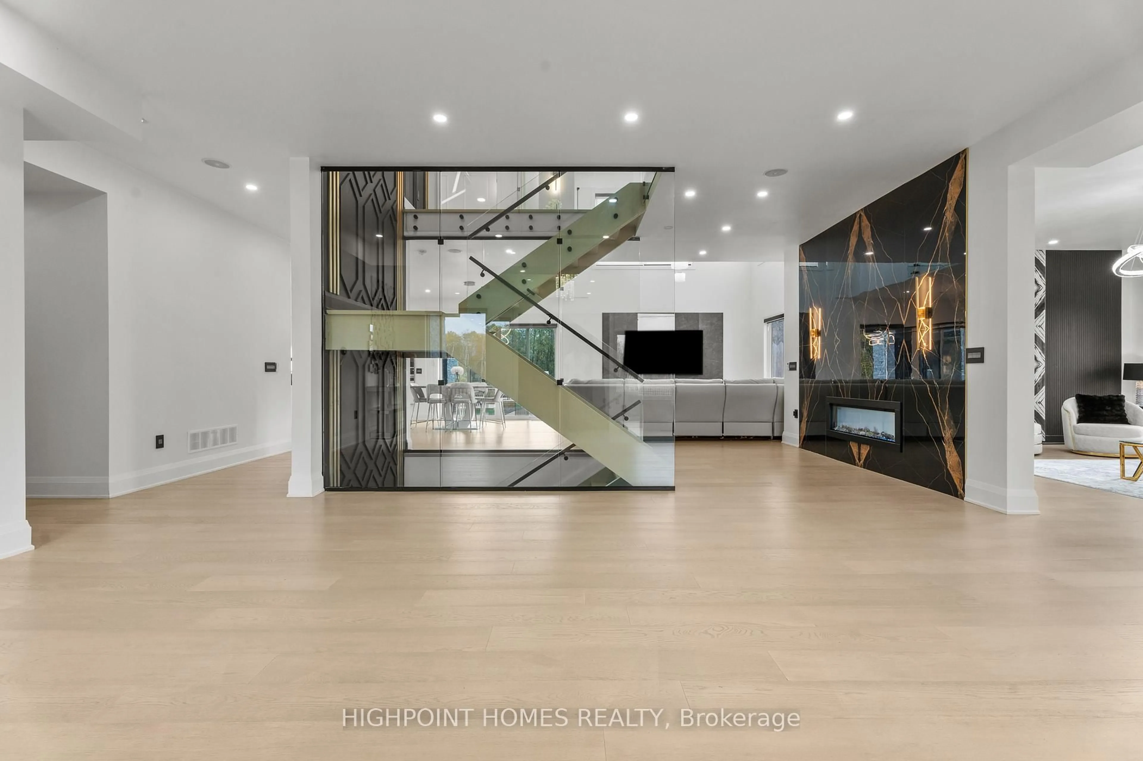 Indoor foyer for 5321 Old Brock Rd, Pickering Ontario L1Y 1A1
