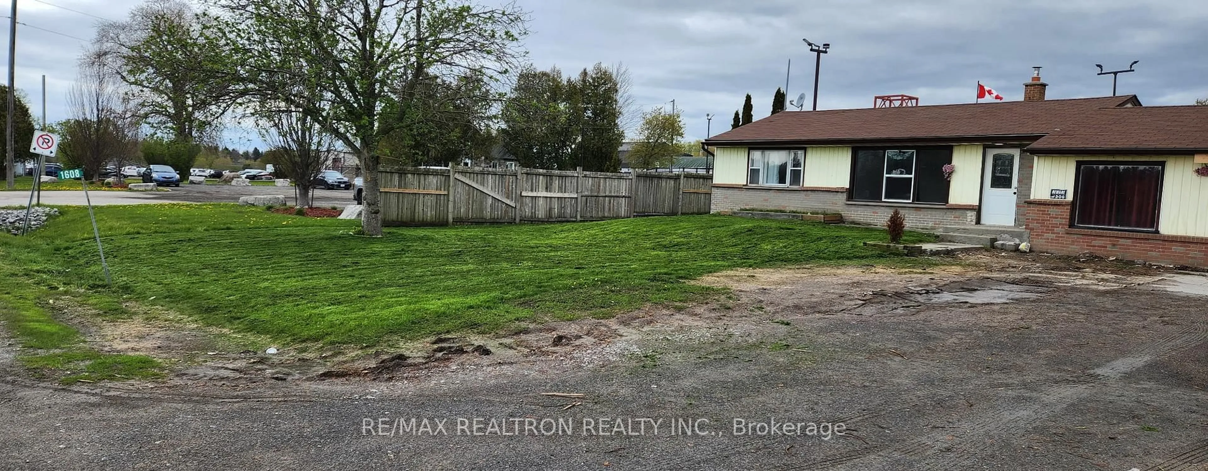 A pic from outside/outdoor area/front of a property/back of a property/a pic from drone, street for 1608 Baseline Rd, Clarington Ontario L1E 2S5