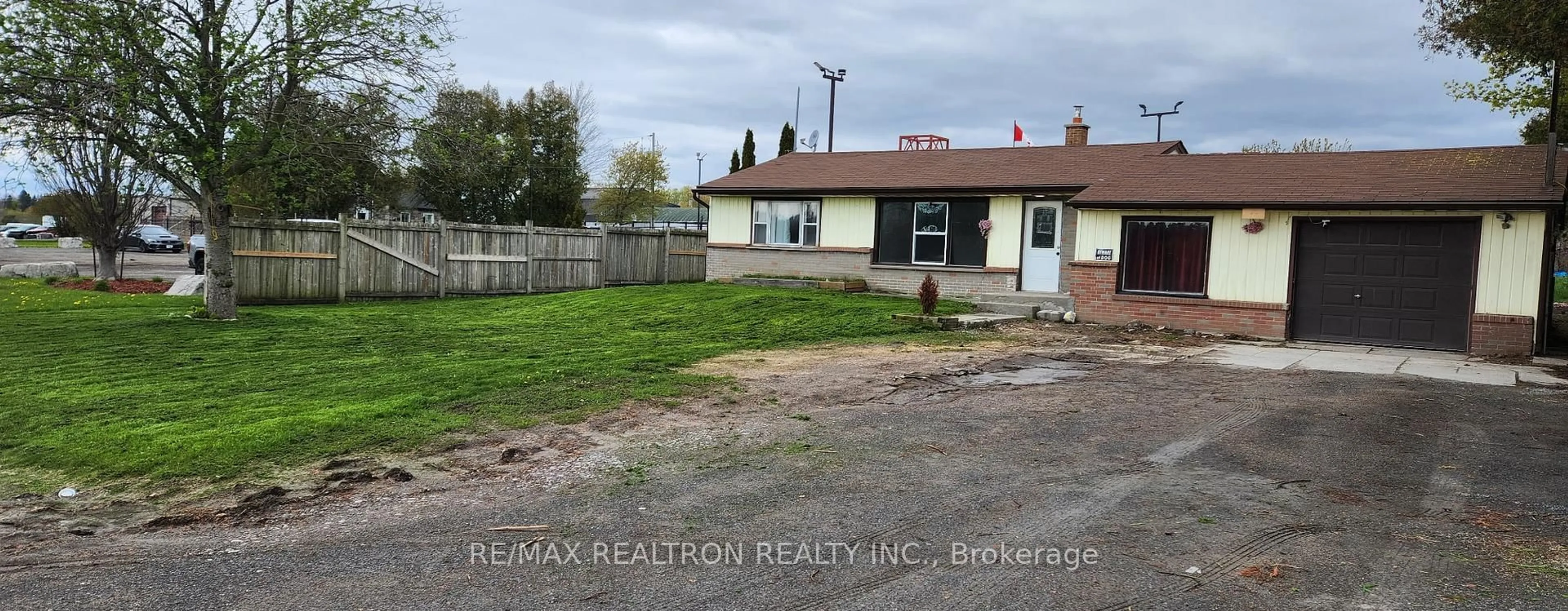 A pic from outside/outdoor area/front of a property/back of a property/a pic from drone, unknown for 1608 Baseline Rd, Clarington Ontario L1E 2S5