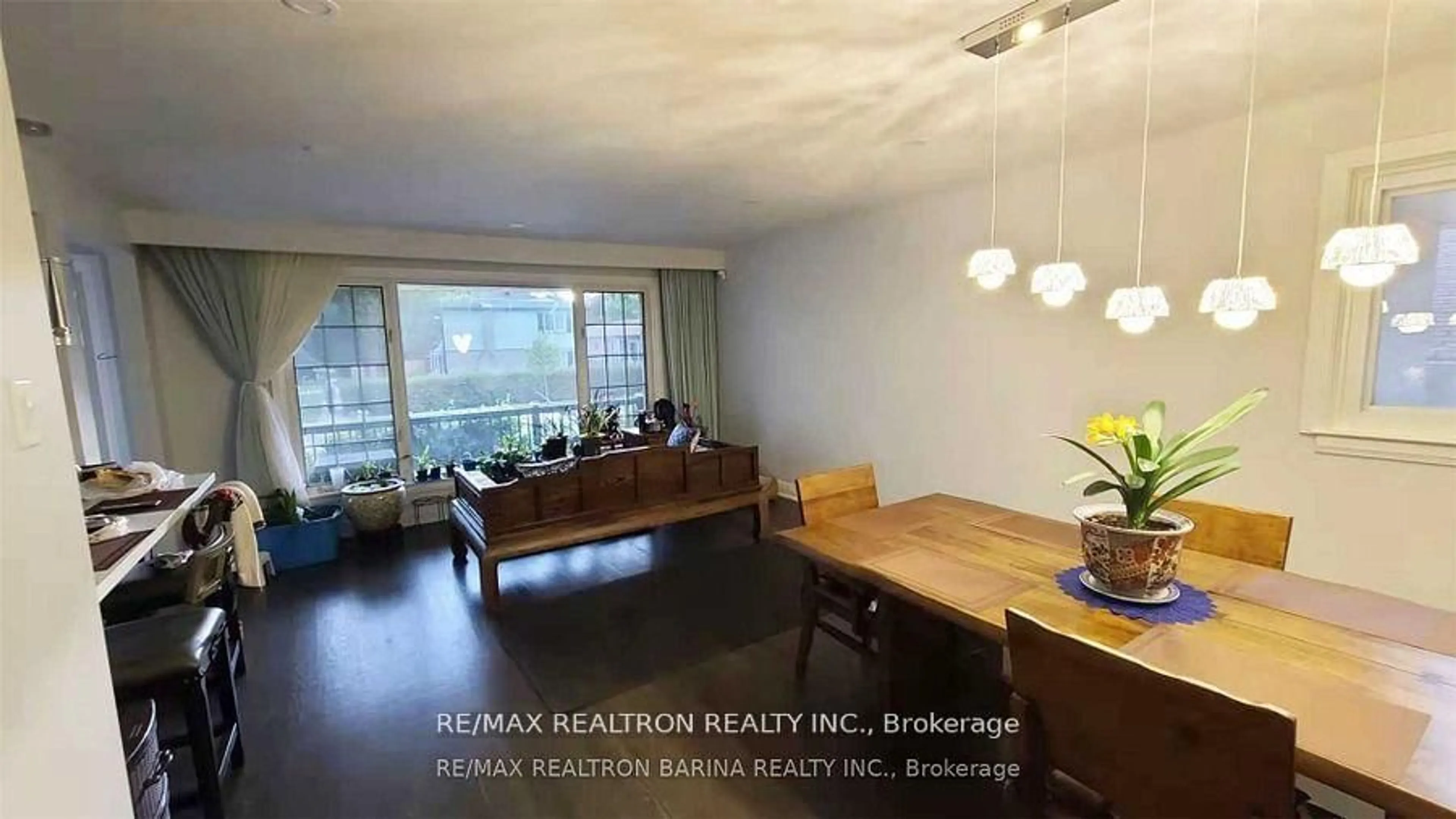 A pic of a room for 157 Darlingside Dr, Toronto Ontario M1E 3P4