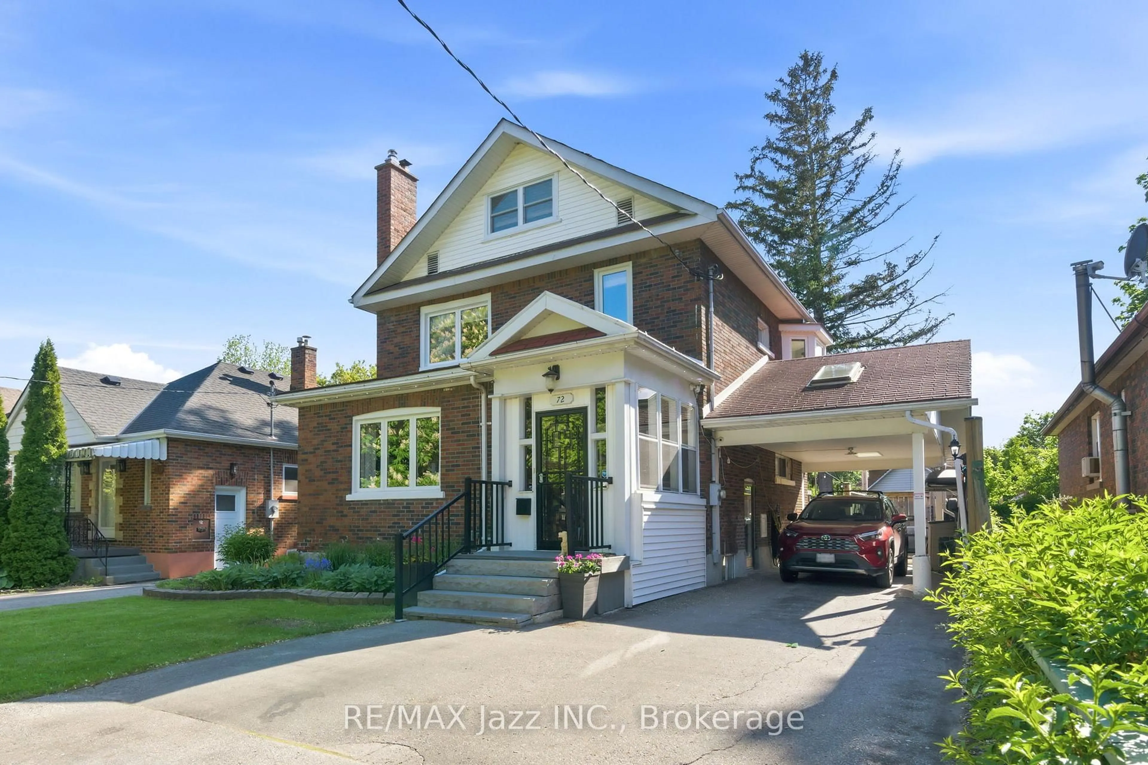 Home with brick exterior material, street for 72 Cadillac Ave, Oshawa Ontario L1H 5Z2