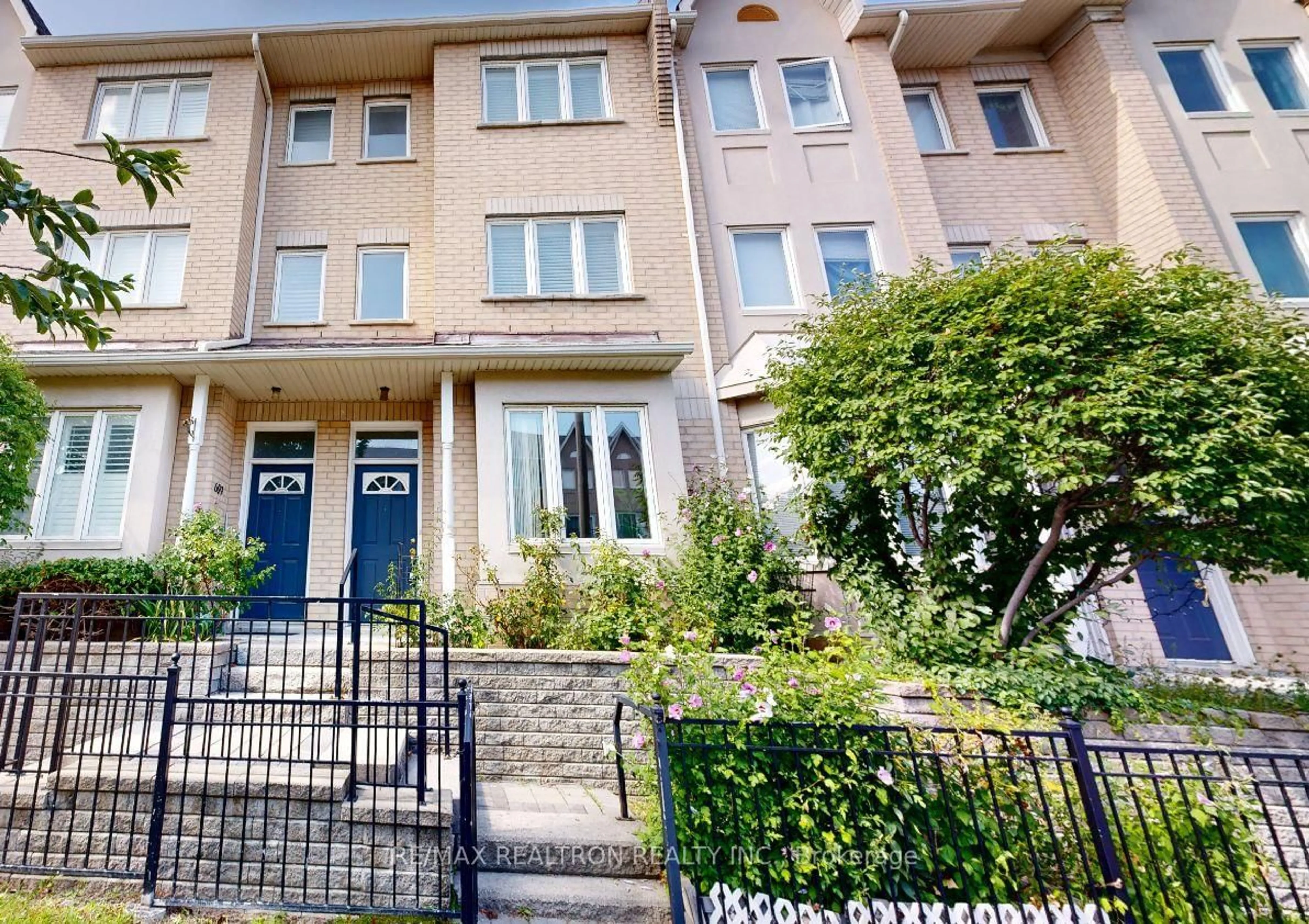 Unknown for 28 Rosebank Dr #610, Toronto Ontario M1B 5Z1