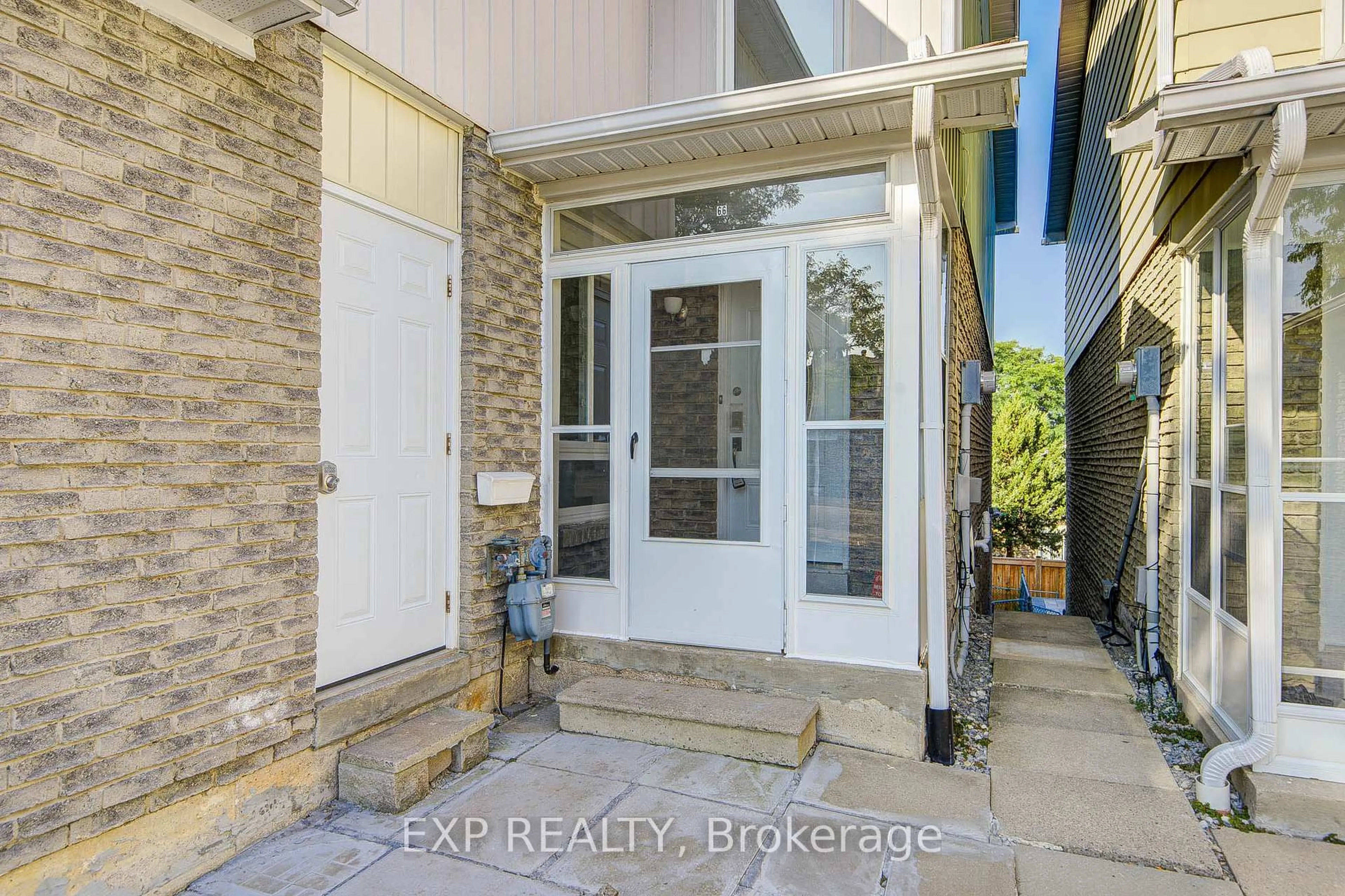 Indoor entryway for 66 Kenhatch Blvd, Toronto Ontario M1S 3Y1