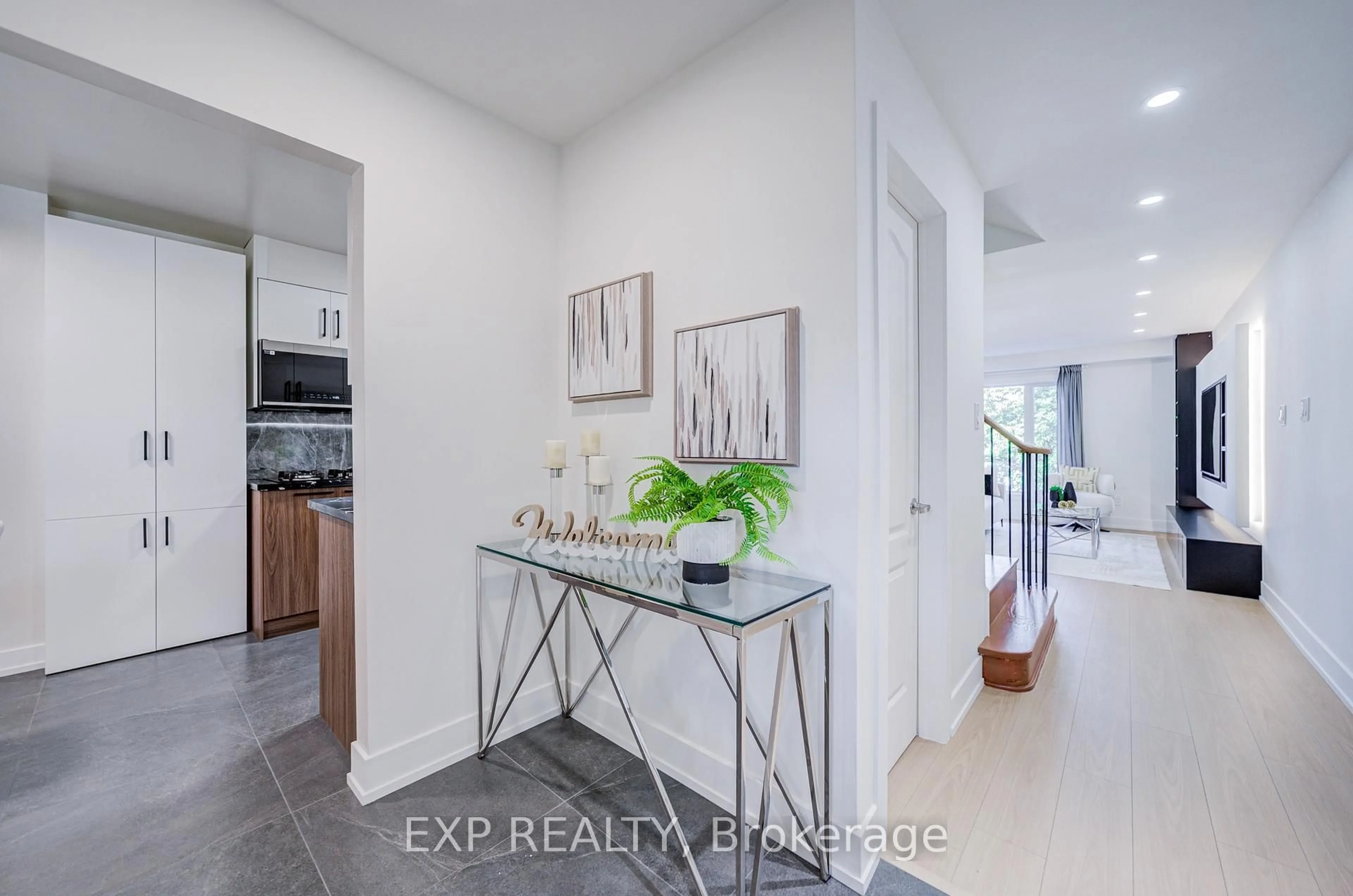 Indoor entryway for 66 Kenhatch Blvd, Toronto Ontario M1S 3Y1