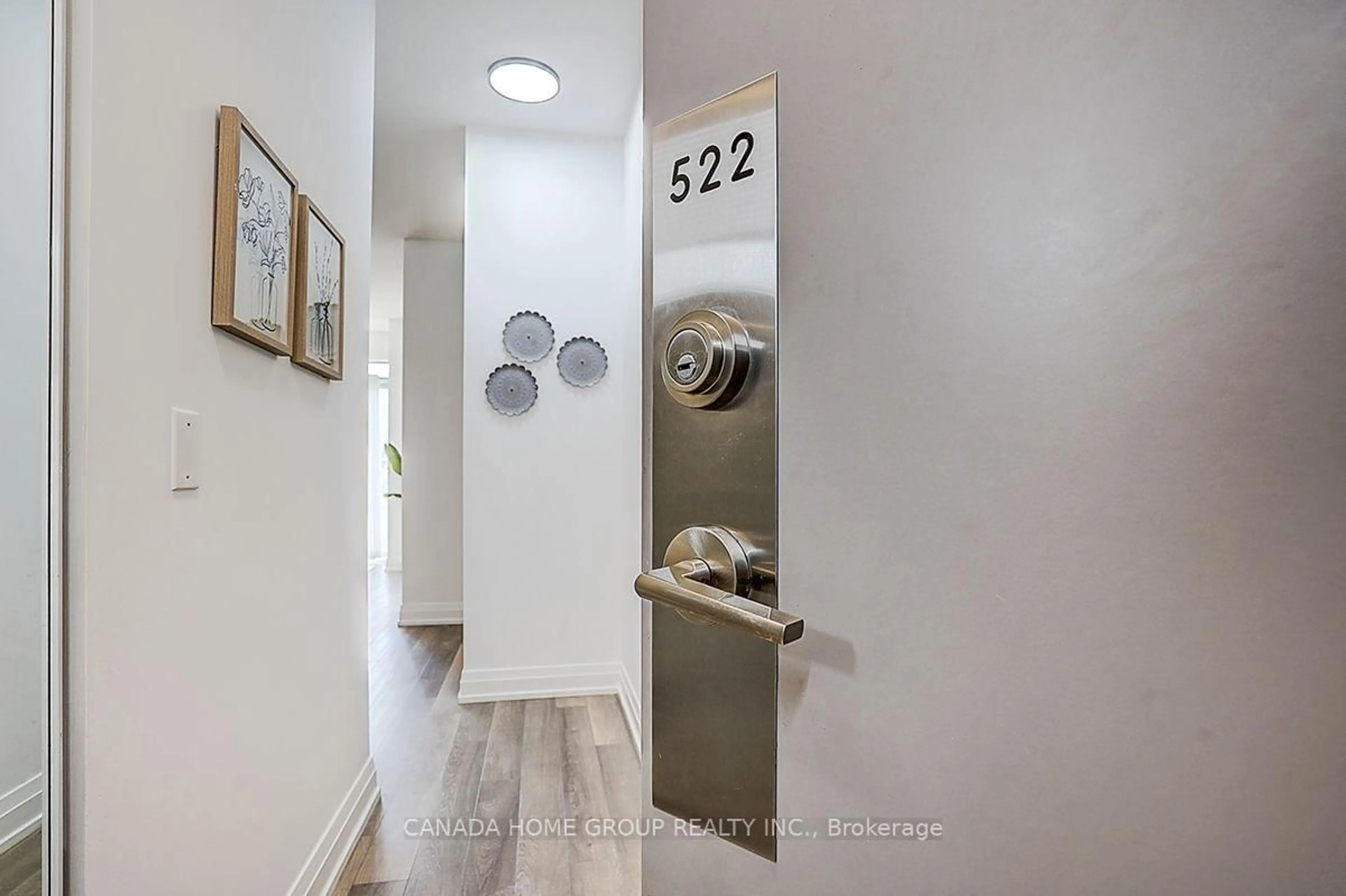 Indoor entryway for 3121 Sheppard Ave #522, Toronto Ontario M1T 0B6