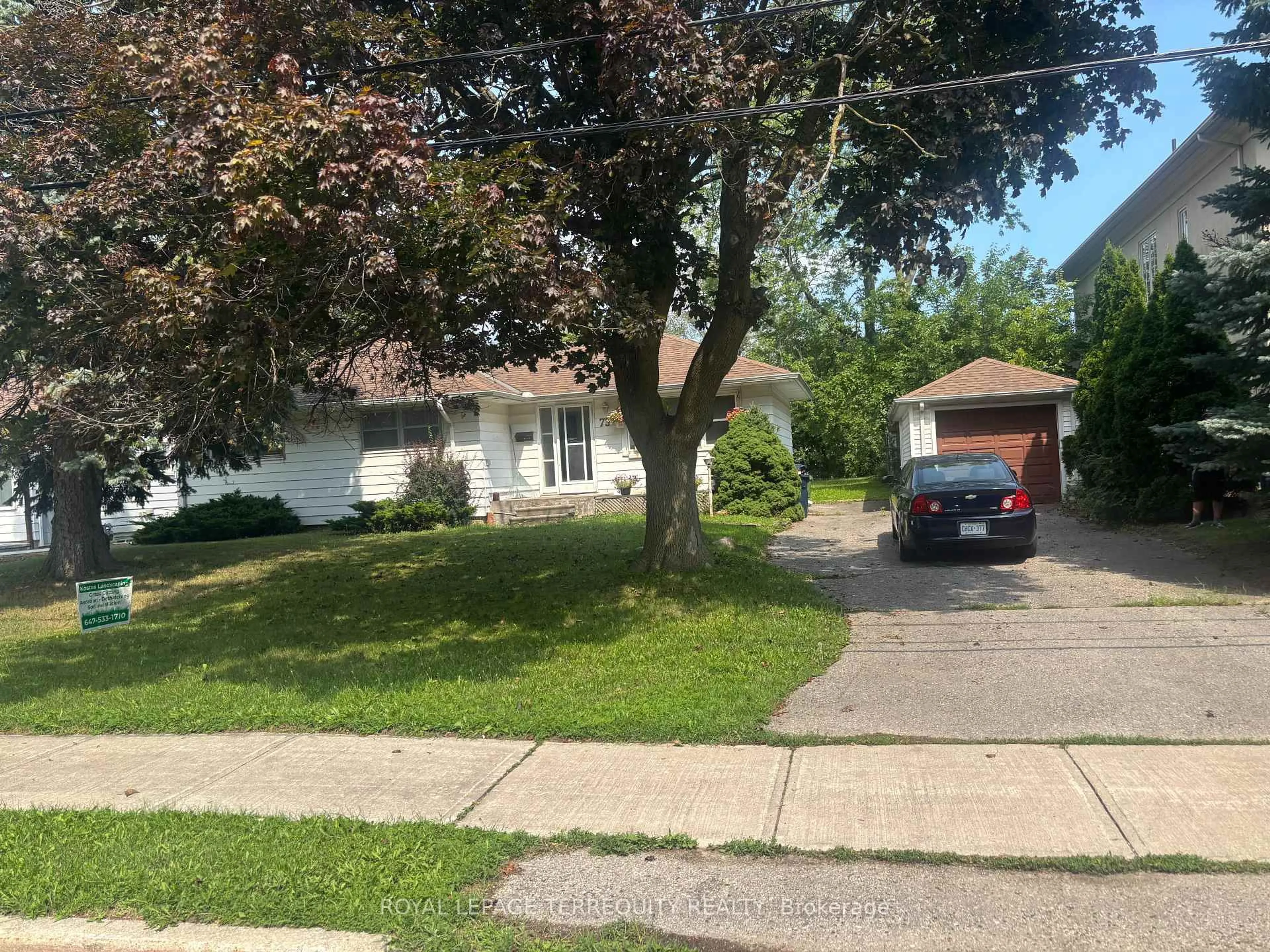 A pic from outside/outdoor area/front of a property/back of a property/a pic from drone, street for 73 Aragon Ave, Toronto Ontario M1T 1Y1