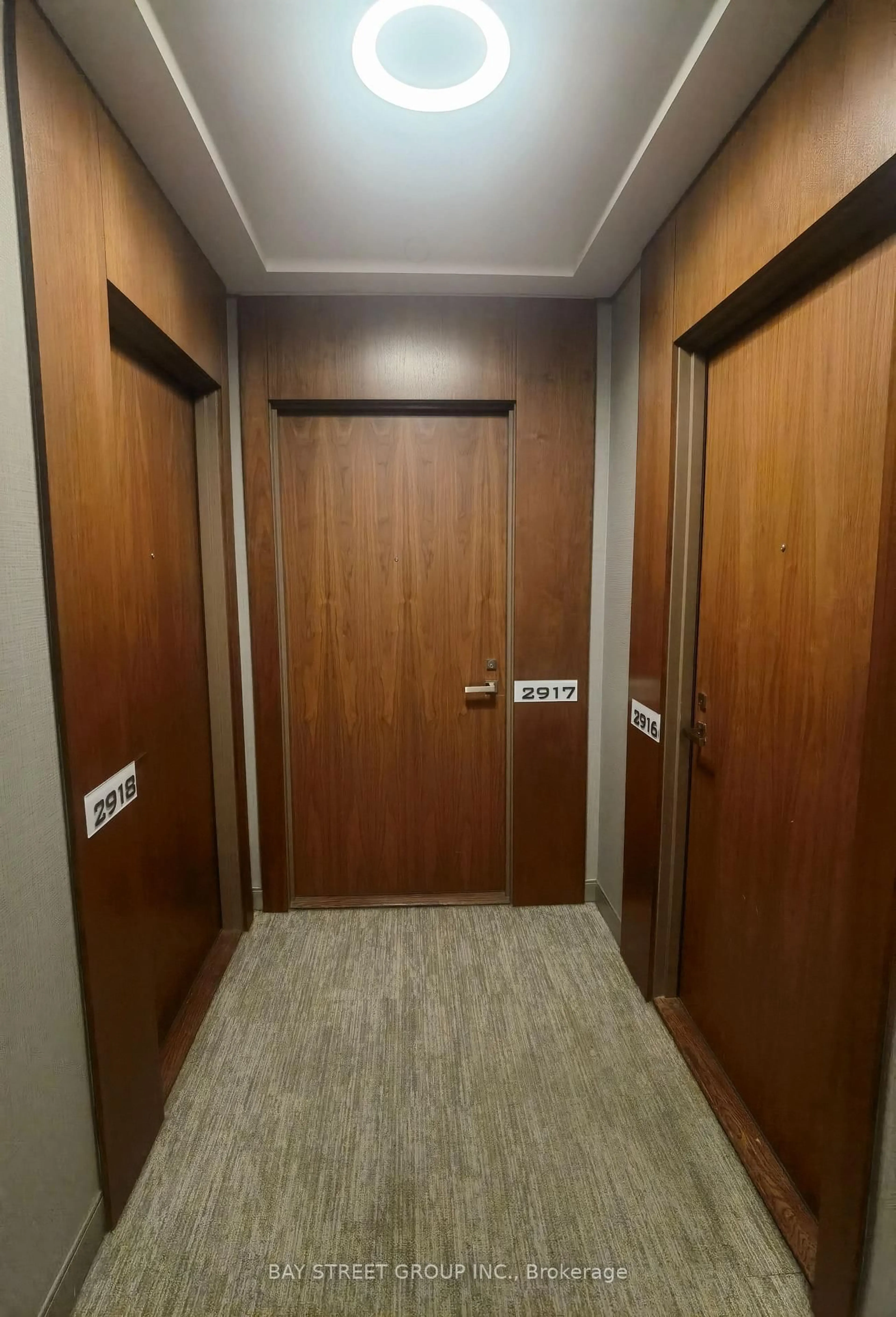 Indoor foyer for 275 Village Green Sq #2917, Toronto Ontario M1S 0L8