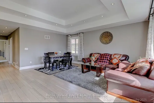 6 Greyabbey Tr, Toronto 3