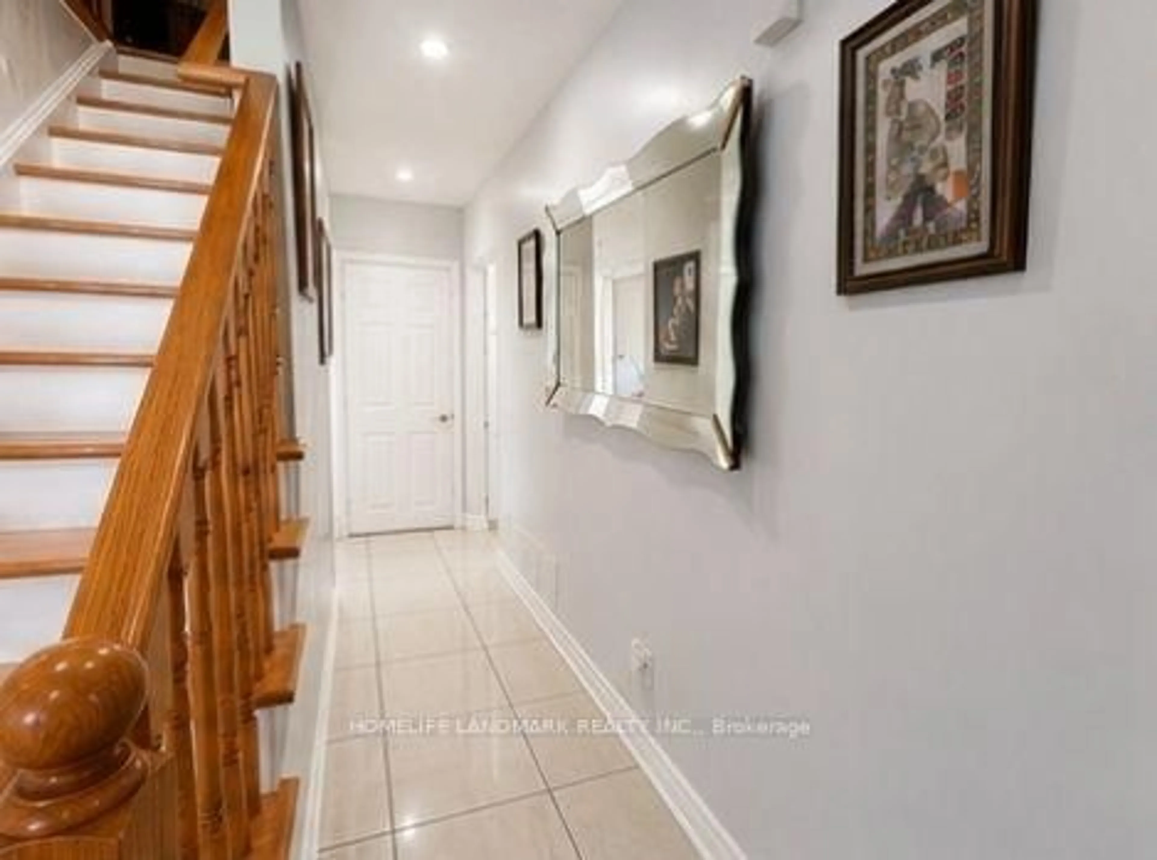 Indoor entryway for 5 Collingsbrook Blvd, Toronto Ontario M1W 1L5