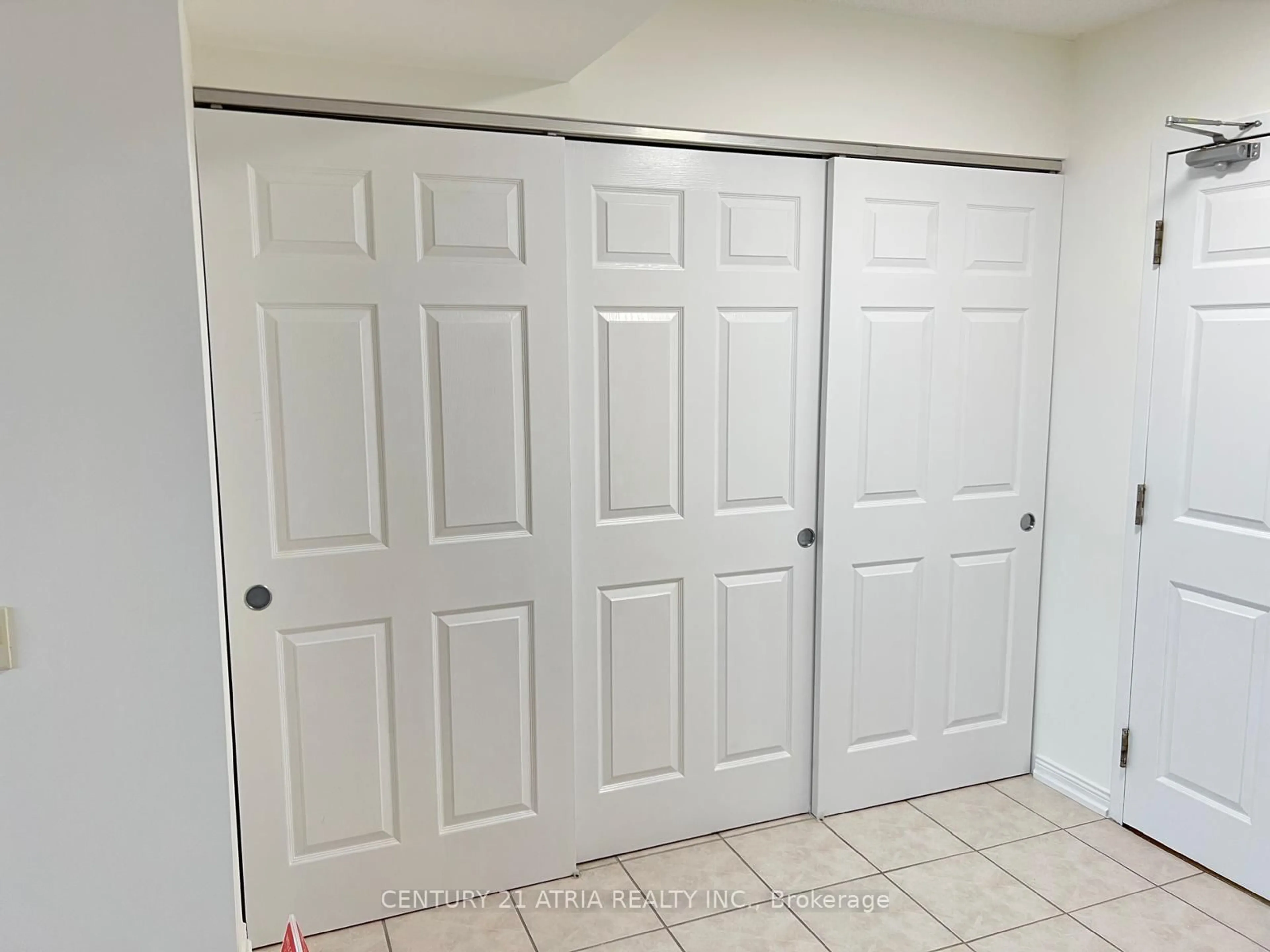Unknown for 2800 Warden Ave #904, Toronto Ontario M1W 3Z6